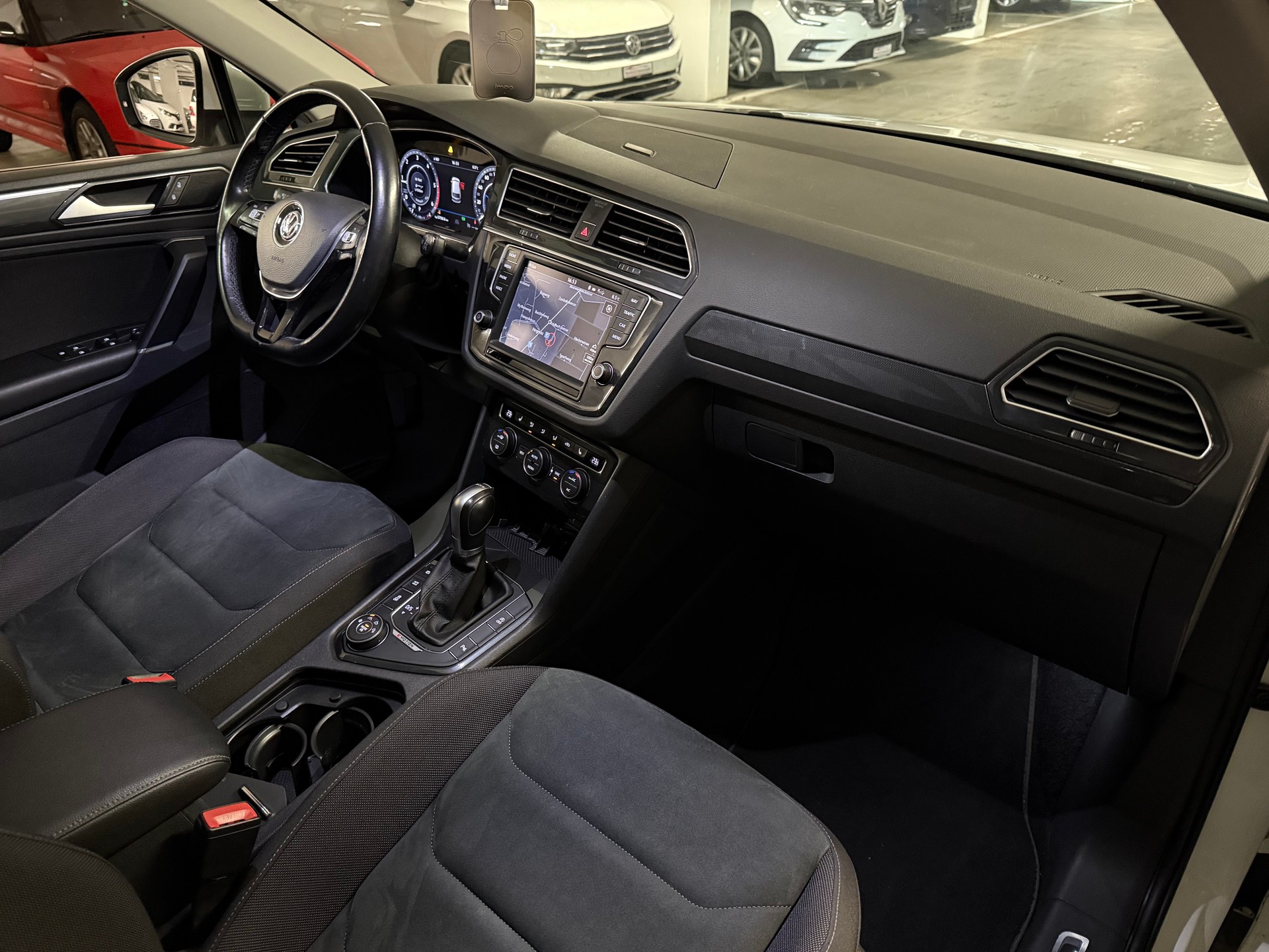 VW Tiguan 2.0 TDI SCR Highline 4Motion DSG R Line-image-10
