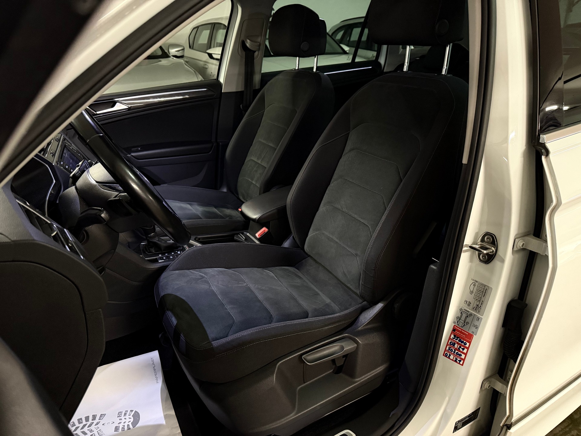 VW Tiguan 2.0 TDI SCR Highline 4Motion DSG R Line-image-8