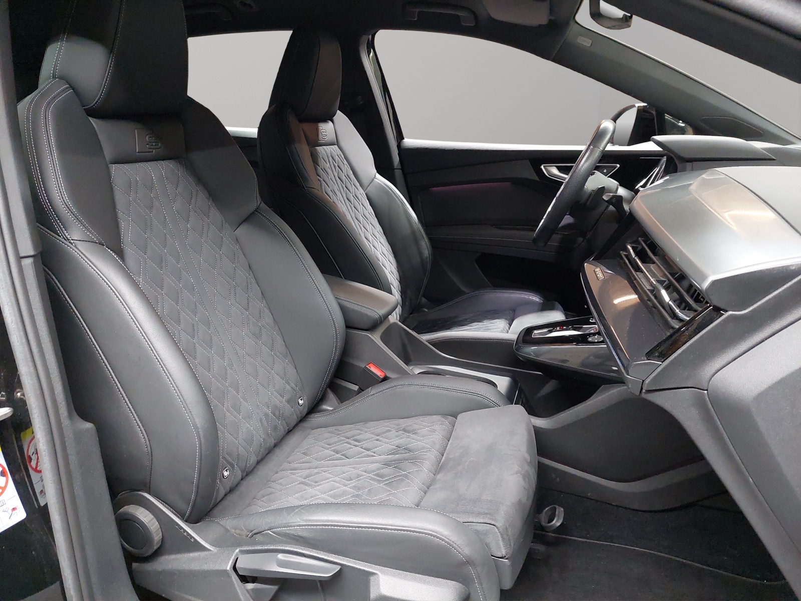 AUDI Q4 e-tron 50 quattro-image-8