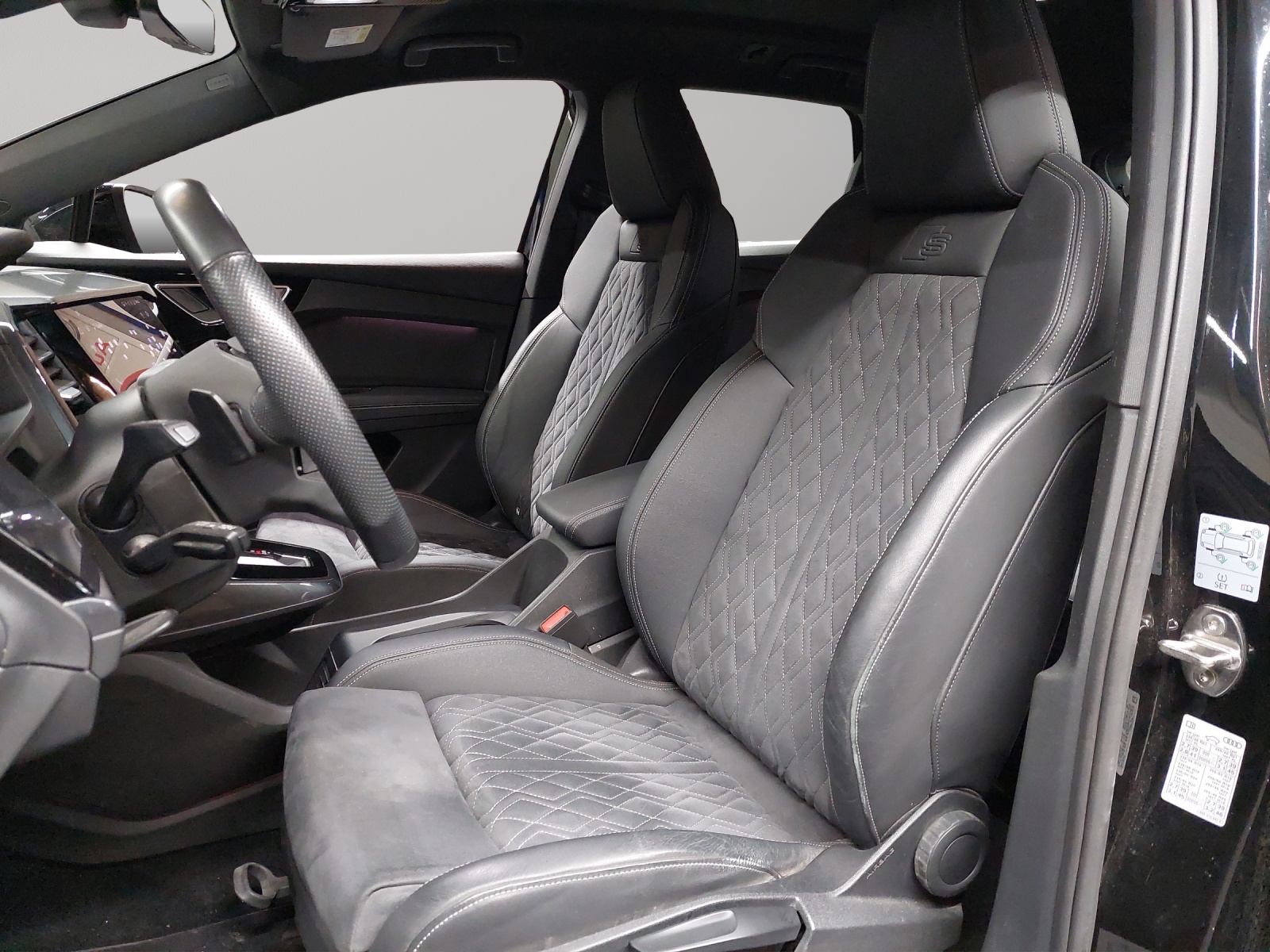 AUDI Q4 e-tron 50 quattro-image-5