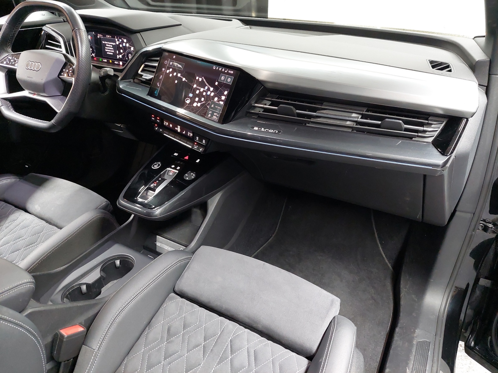 AUDI Q4 e-tron 50 quattro-image-9