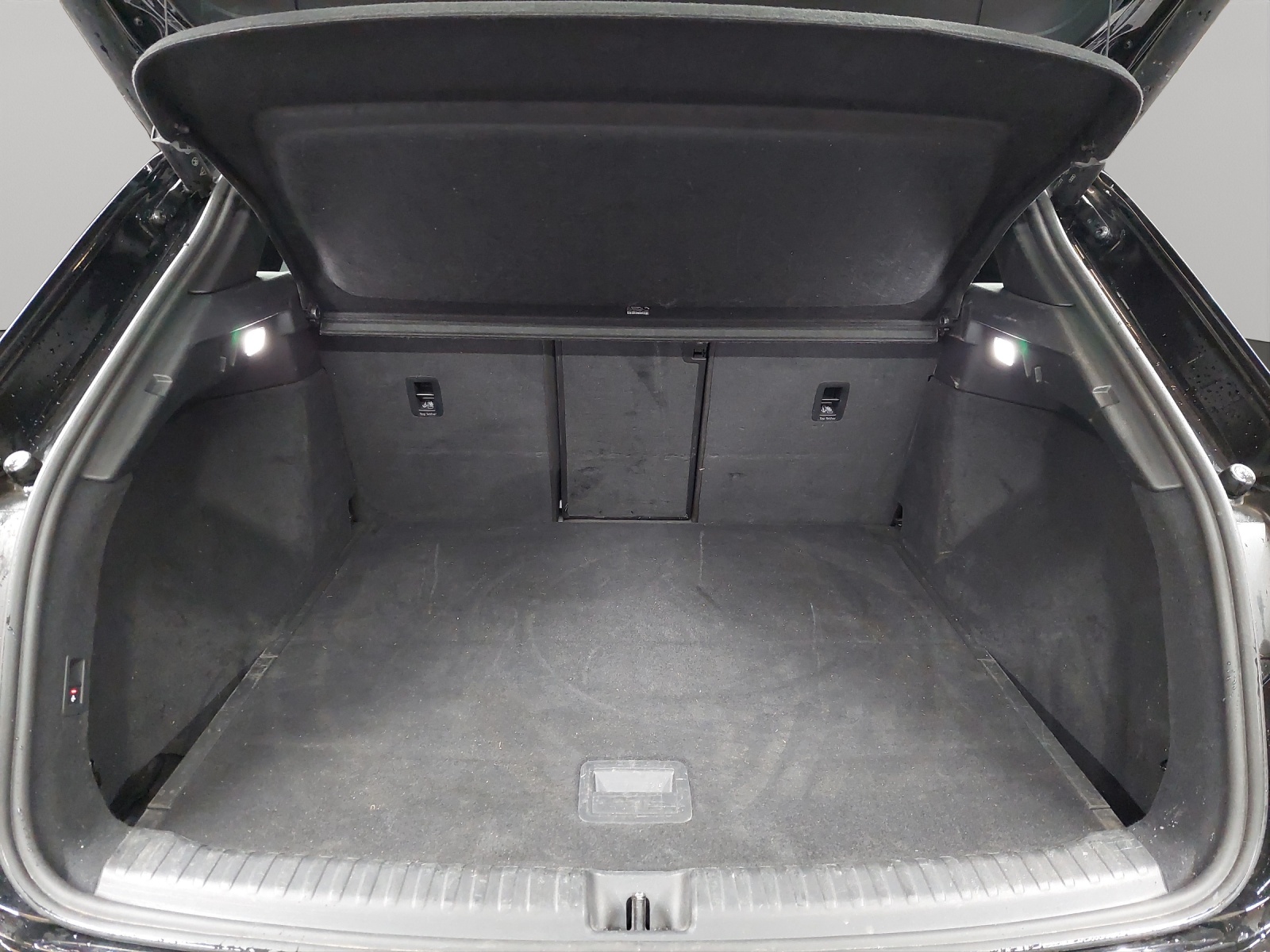 AUDI Q4 e-tron 50 quattro-image-10
