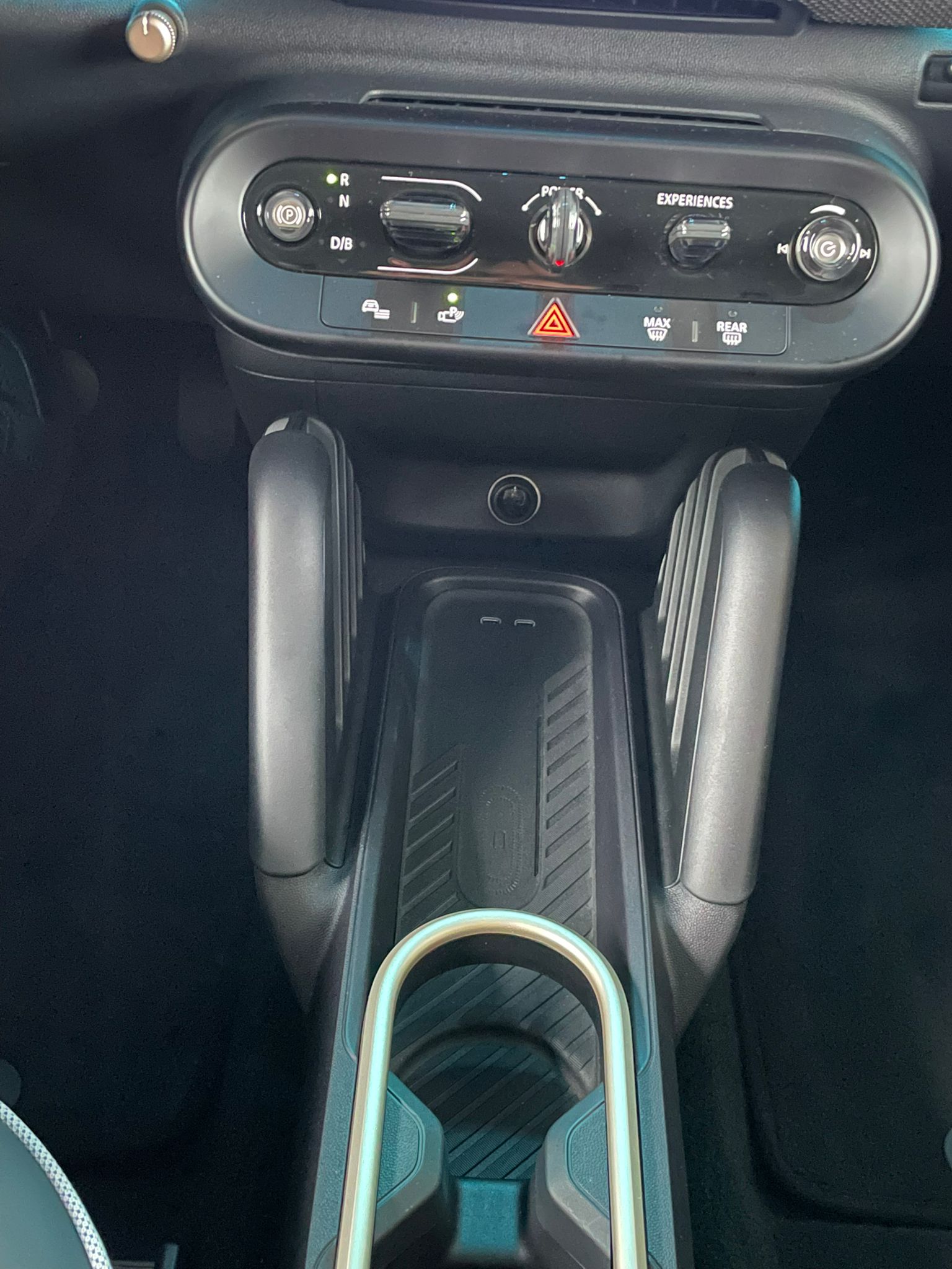 MINI Mini J01 Cooper SE-image-9