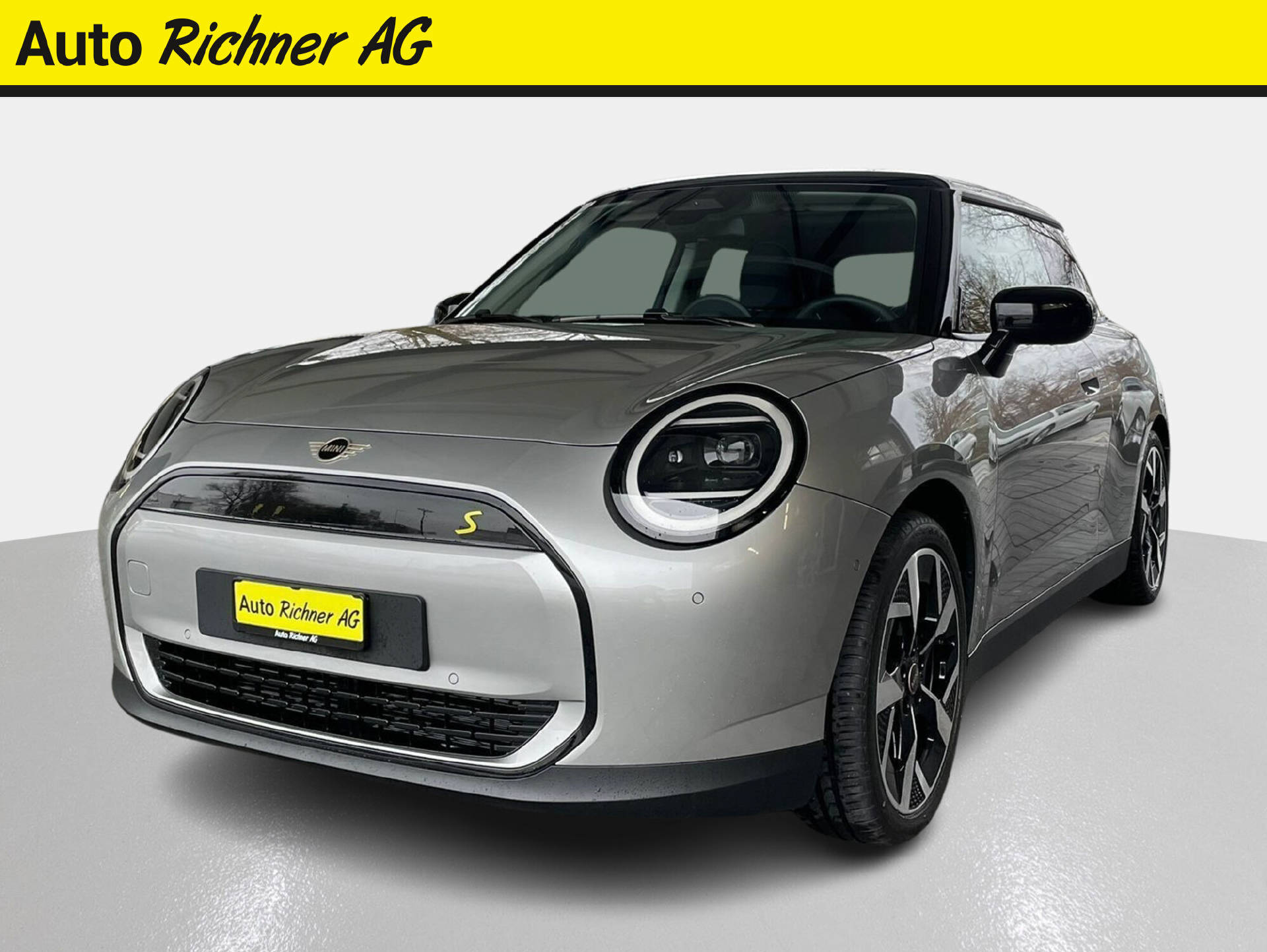 MINI Mini J01 Cooper SE-image-1