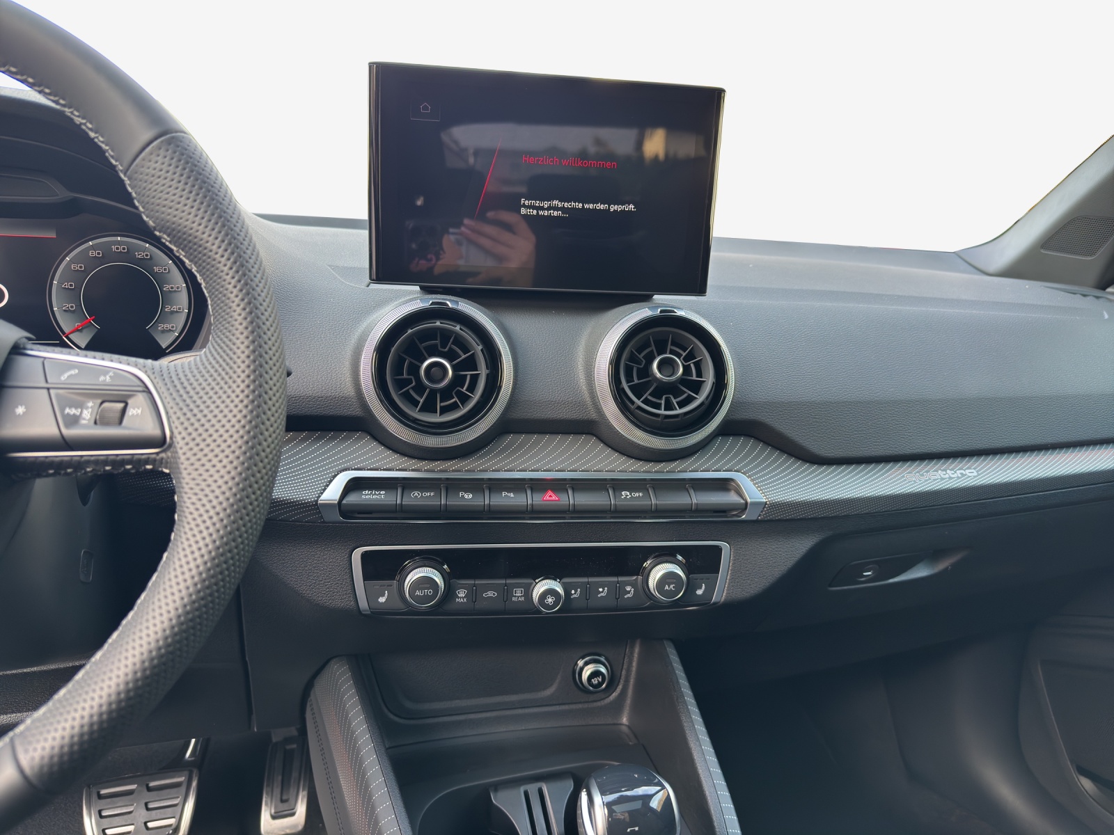 AUDI Q2 40 TFSI S line Attraction quattro S-tronic-image-10