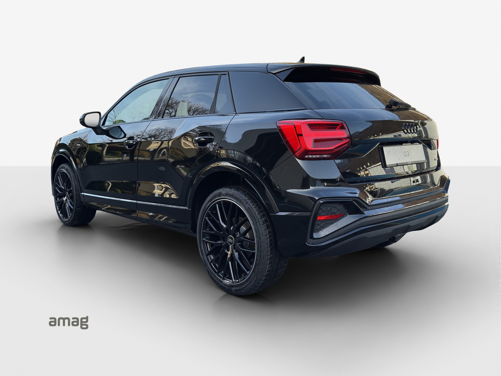 AUDI Q2 40 TFSI S line Attraction quattro S-tronic-image-2