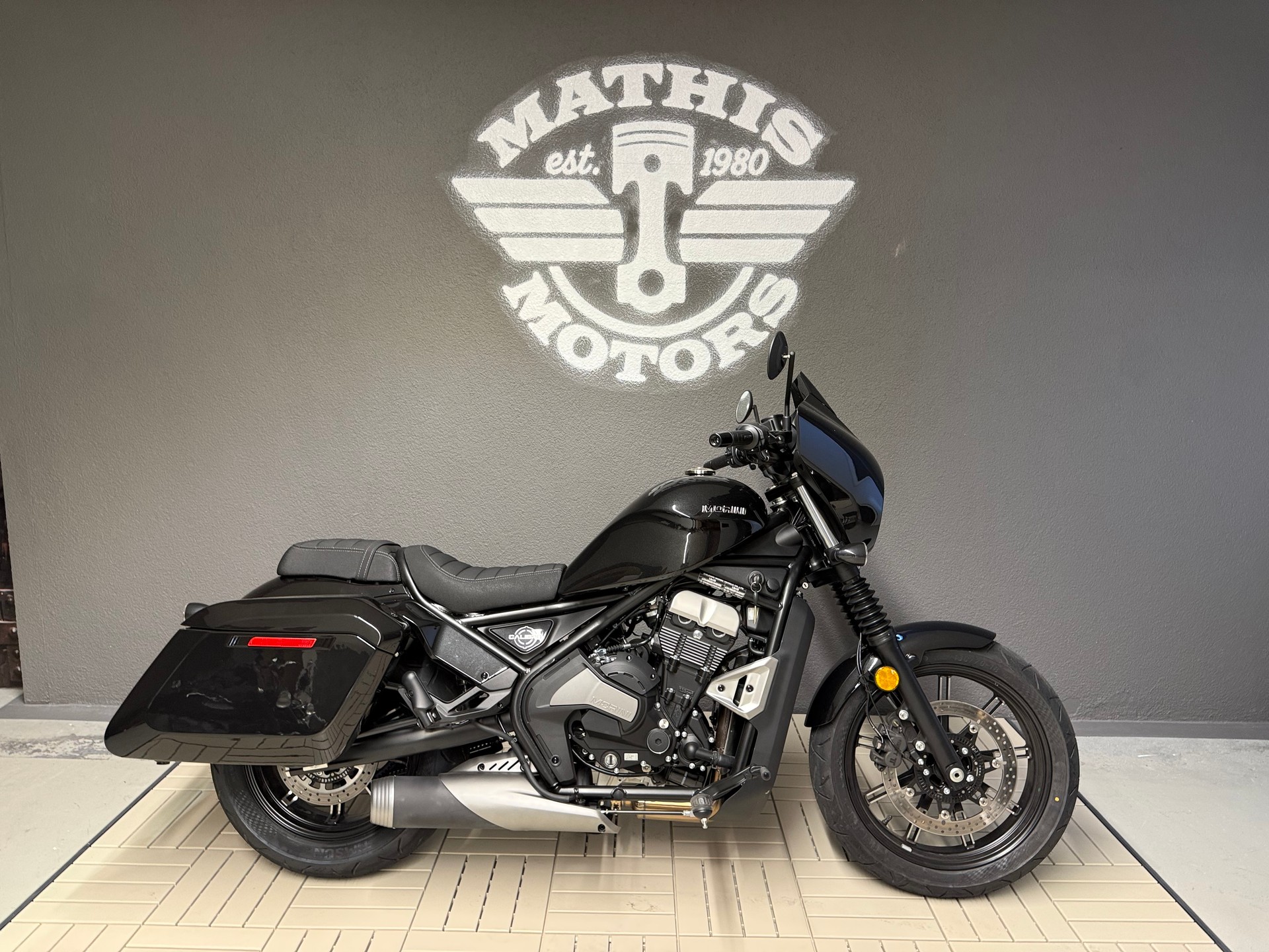 MOTO MORINI CALIBRO BAGGER 700-image-1