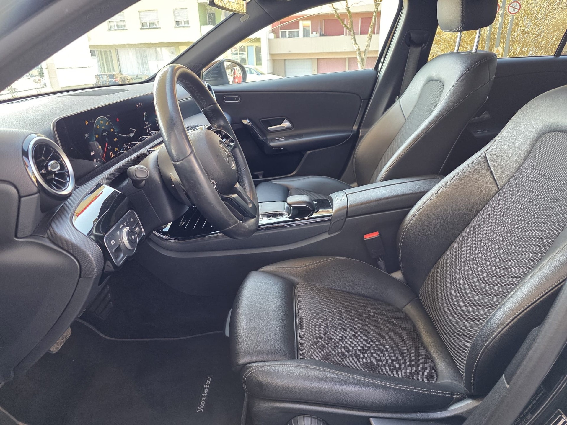 MERCEDES-BENZ A 180 d Style 7G-DCT-image-1