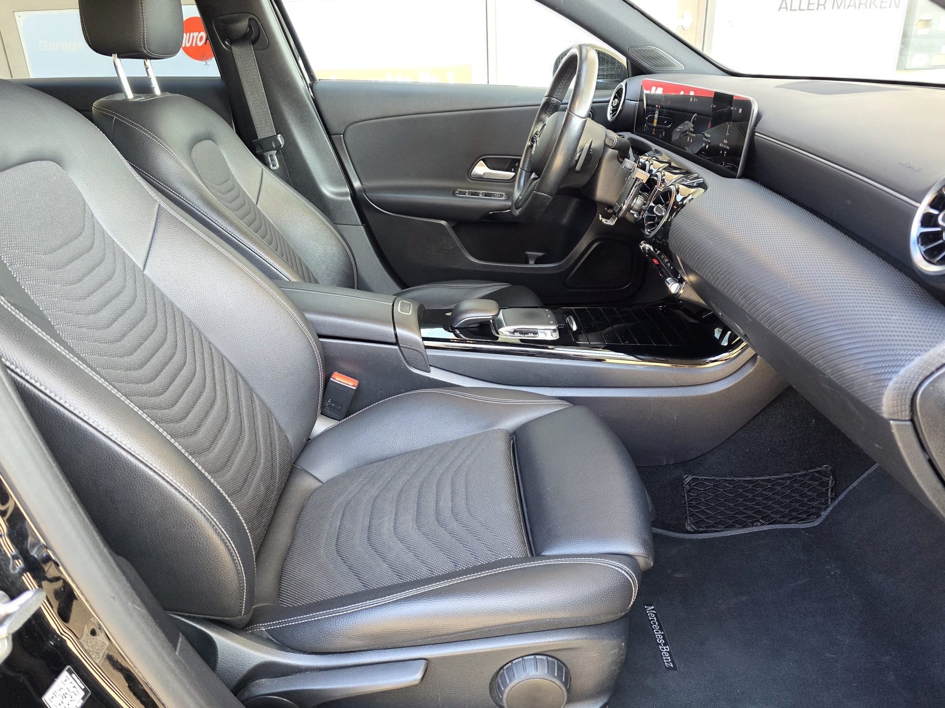MERCEDES-BENZ A 180 d Style 7G-DCT-image-6