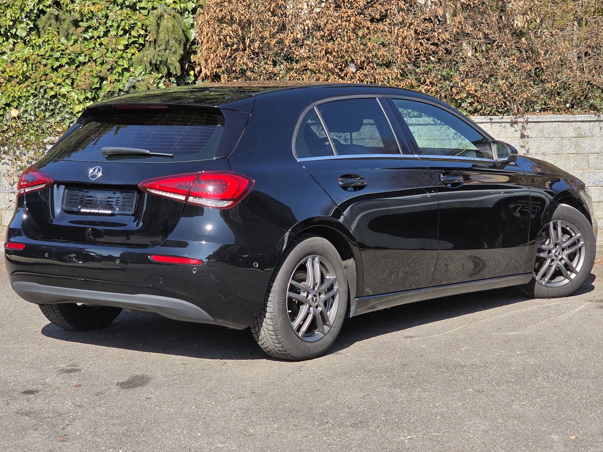 MERCEDES-BENZ A 180 d Style 7G-DCT-image-2