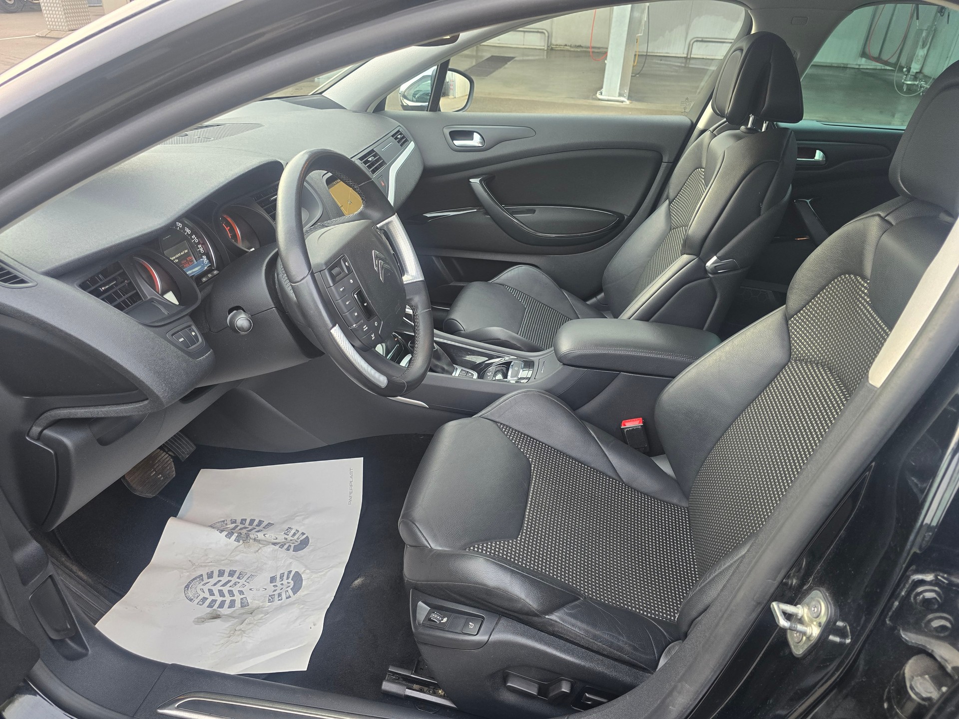 CITROEN C5 Tourer 2.0 BlueHDi CrossTourer EAT6-image-5