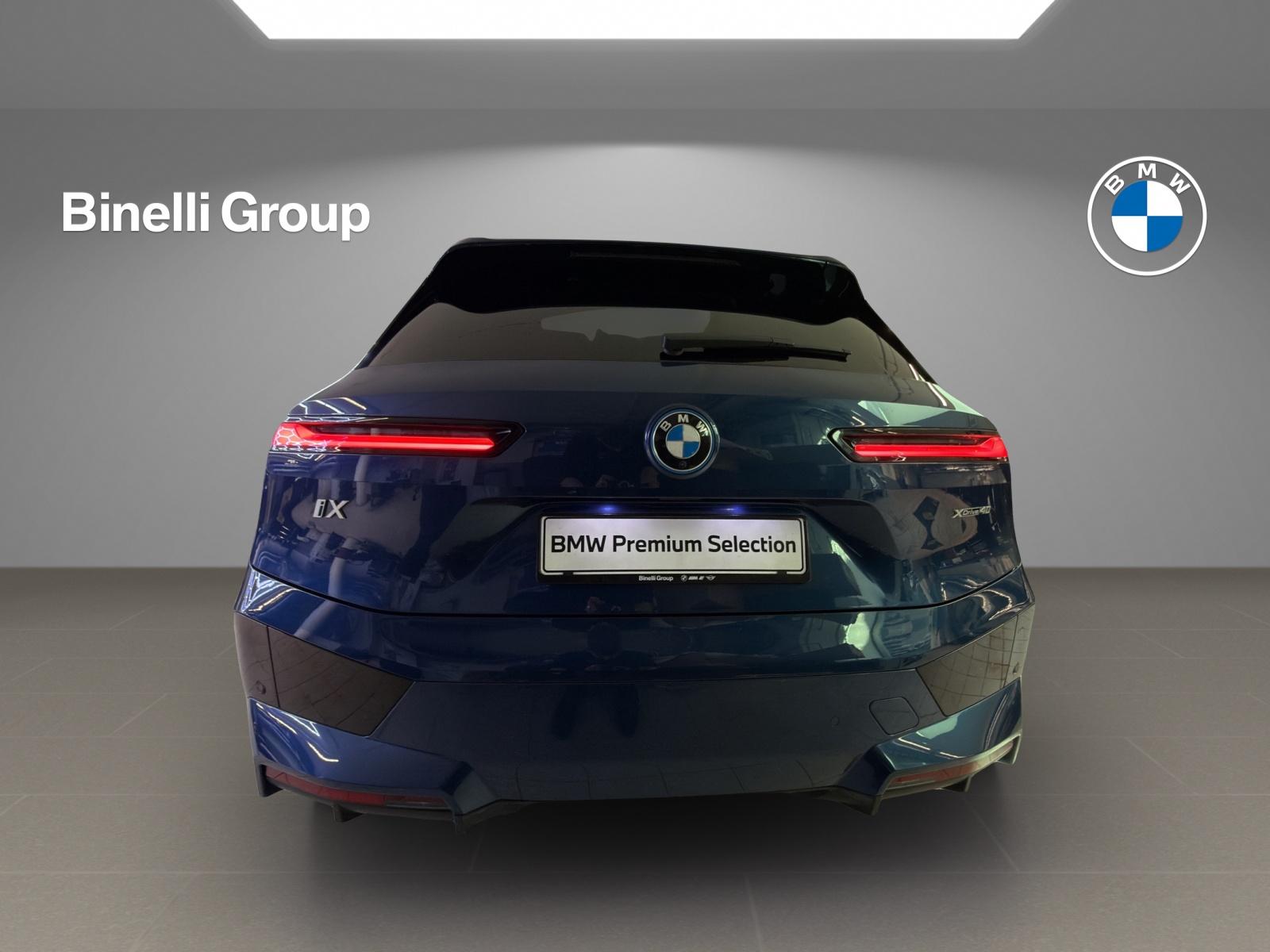 BMW iX xDrive40-image-15