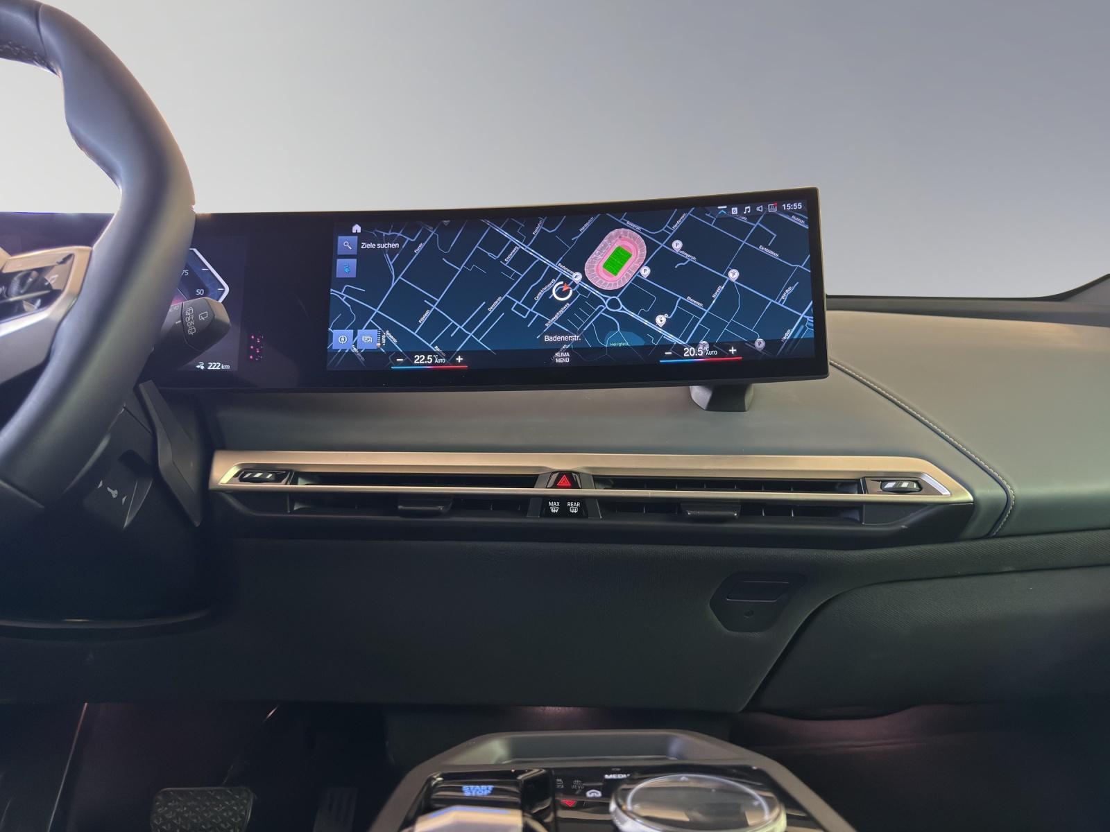 BMW iX xDrive40-image-13