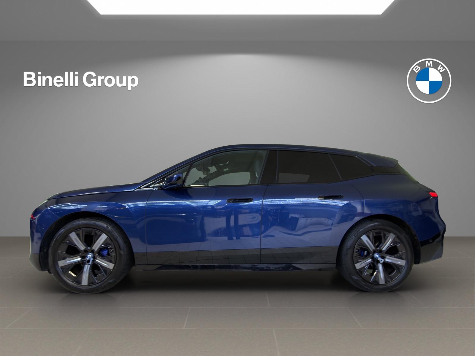 BMW iX xDrive40-image-3