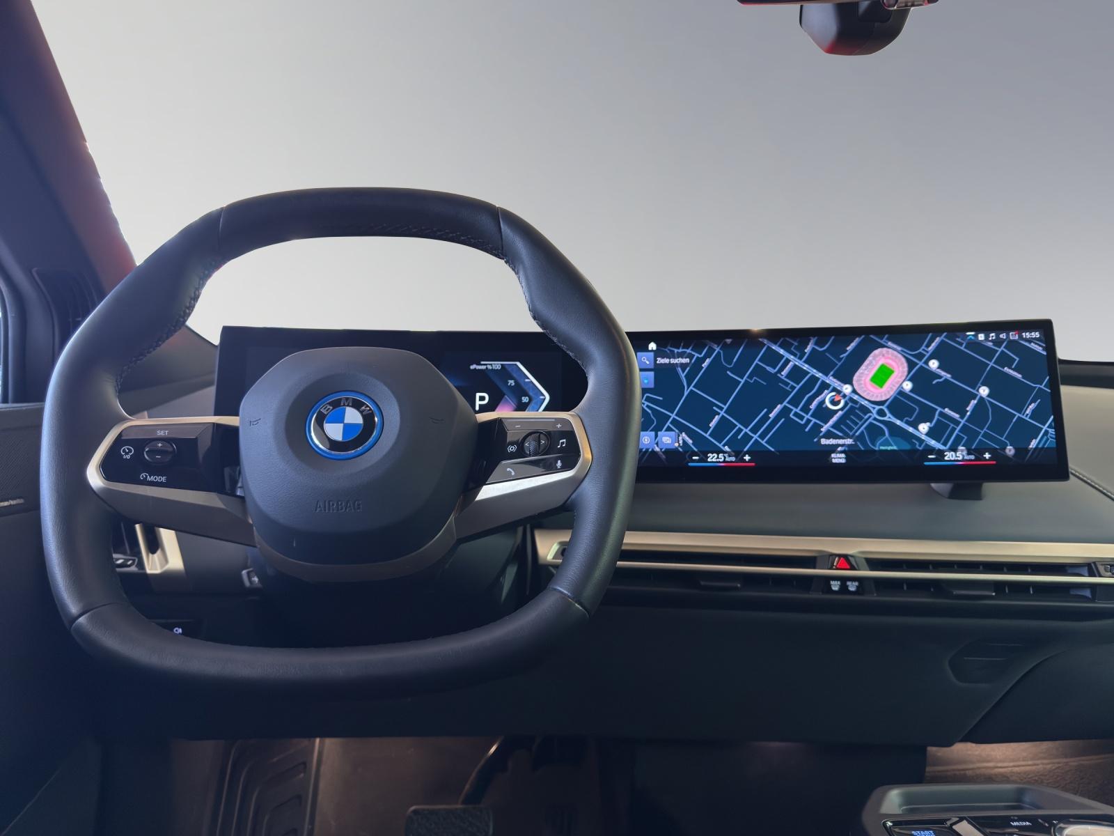 BMW iX xDrive40-image-10
