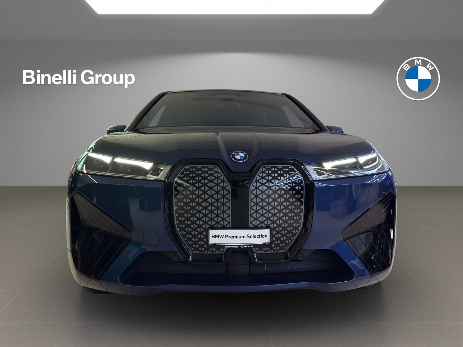 BMW iX xDrive40-image-2