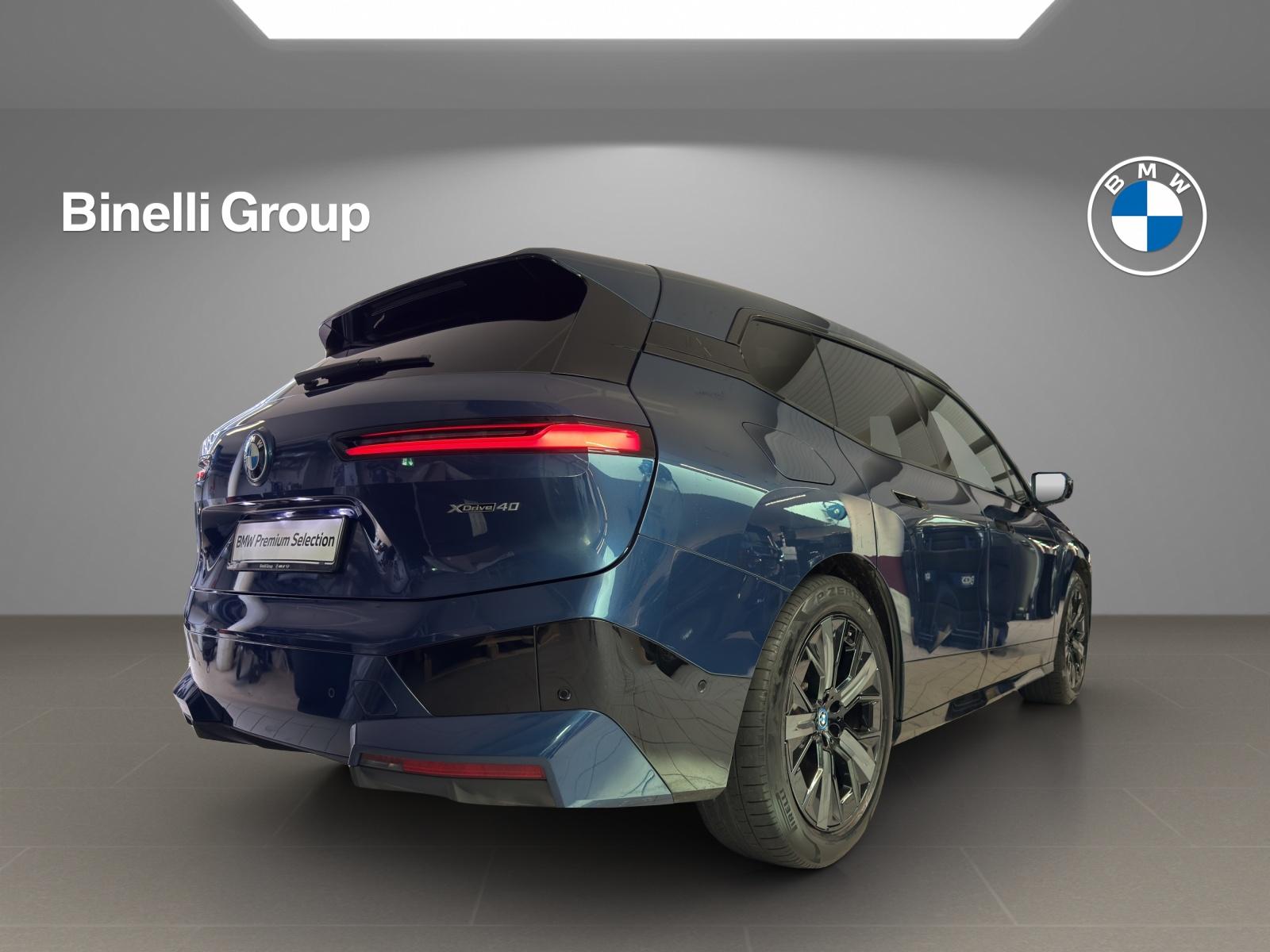 BMW iX xDrive40-image-17