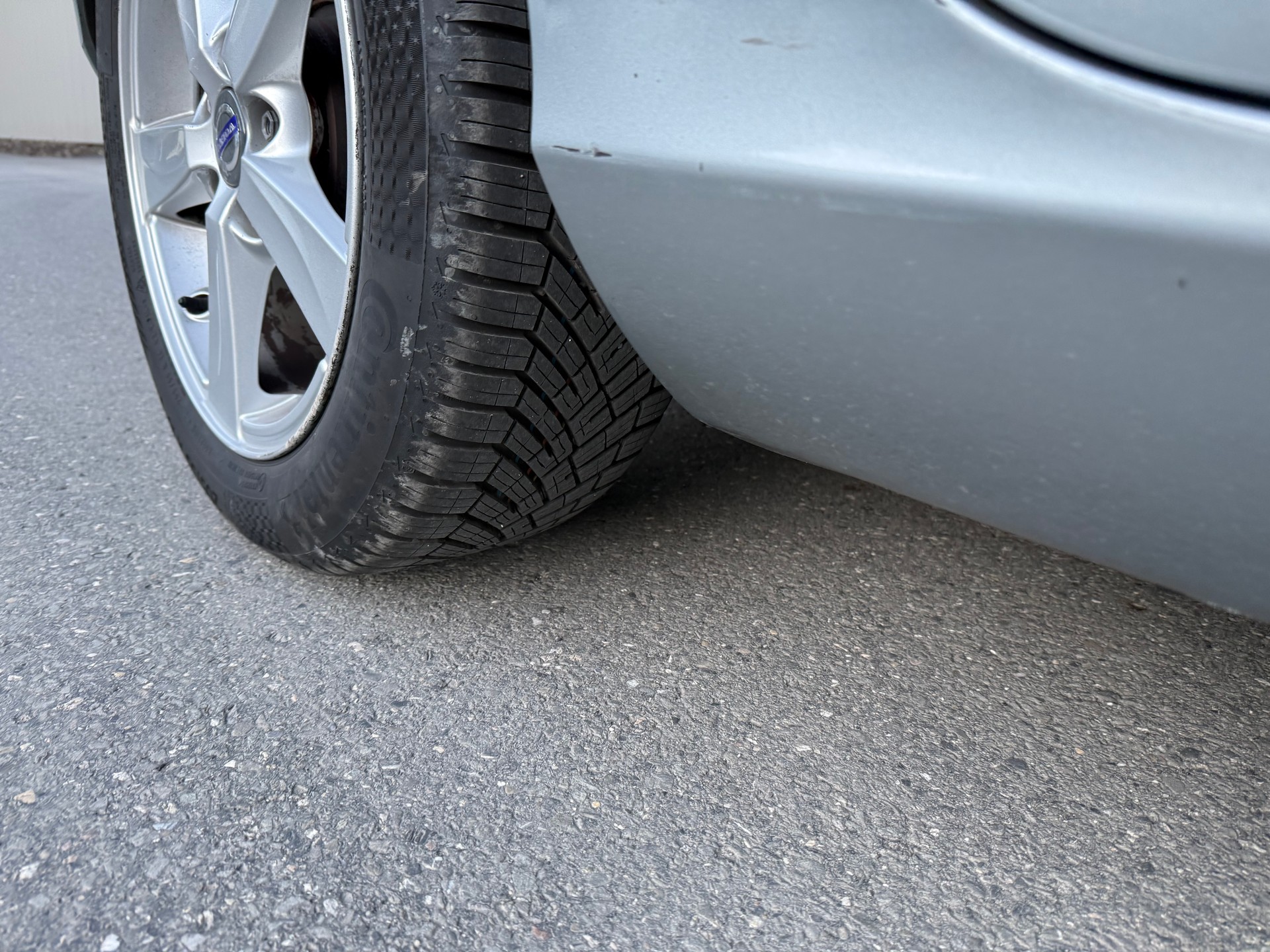 VOLVO V40 D3 Momentum Geartronic-image-14