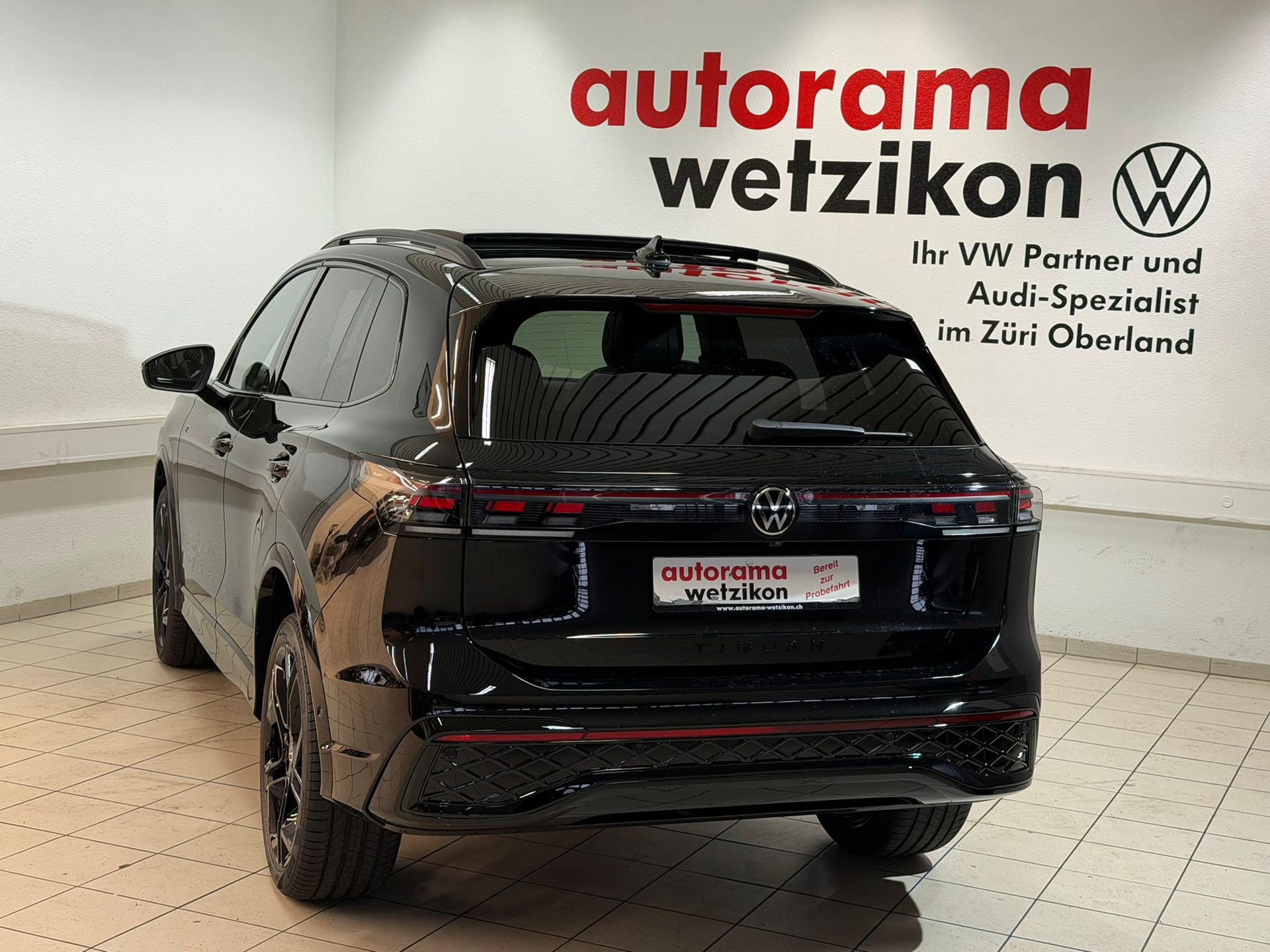 VW Tiguan 2.0 TDI SCR R-Line 4Motion DSG-image-3