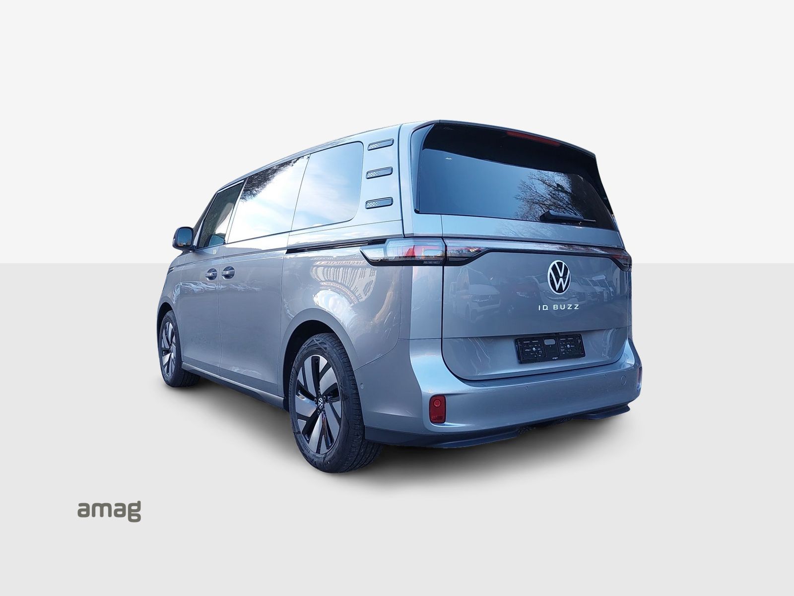 VW ID.Buzz NWB GTX 4 Motion-image-2