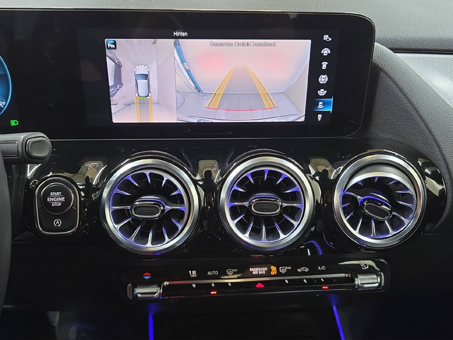 MERCEDES-BENZ GLA 220 d Style 4matic-image-13