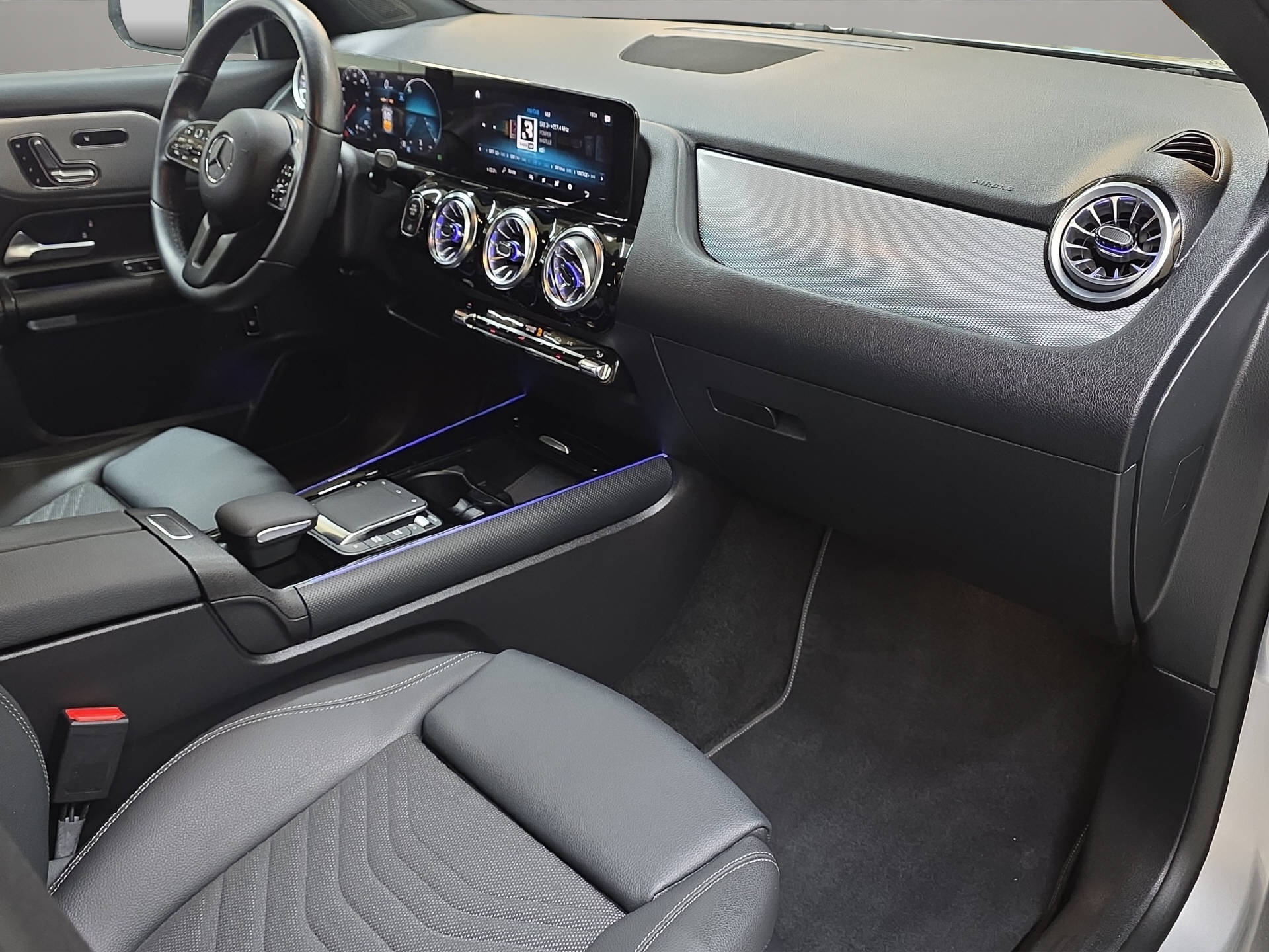 MERCEDES-BENZ GLA 220 d Style 4matic-image-10