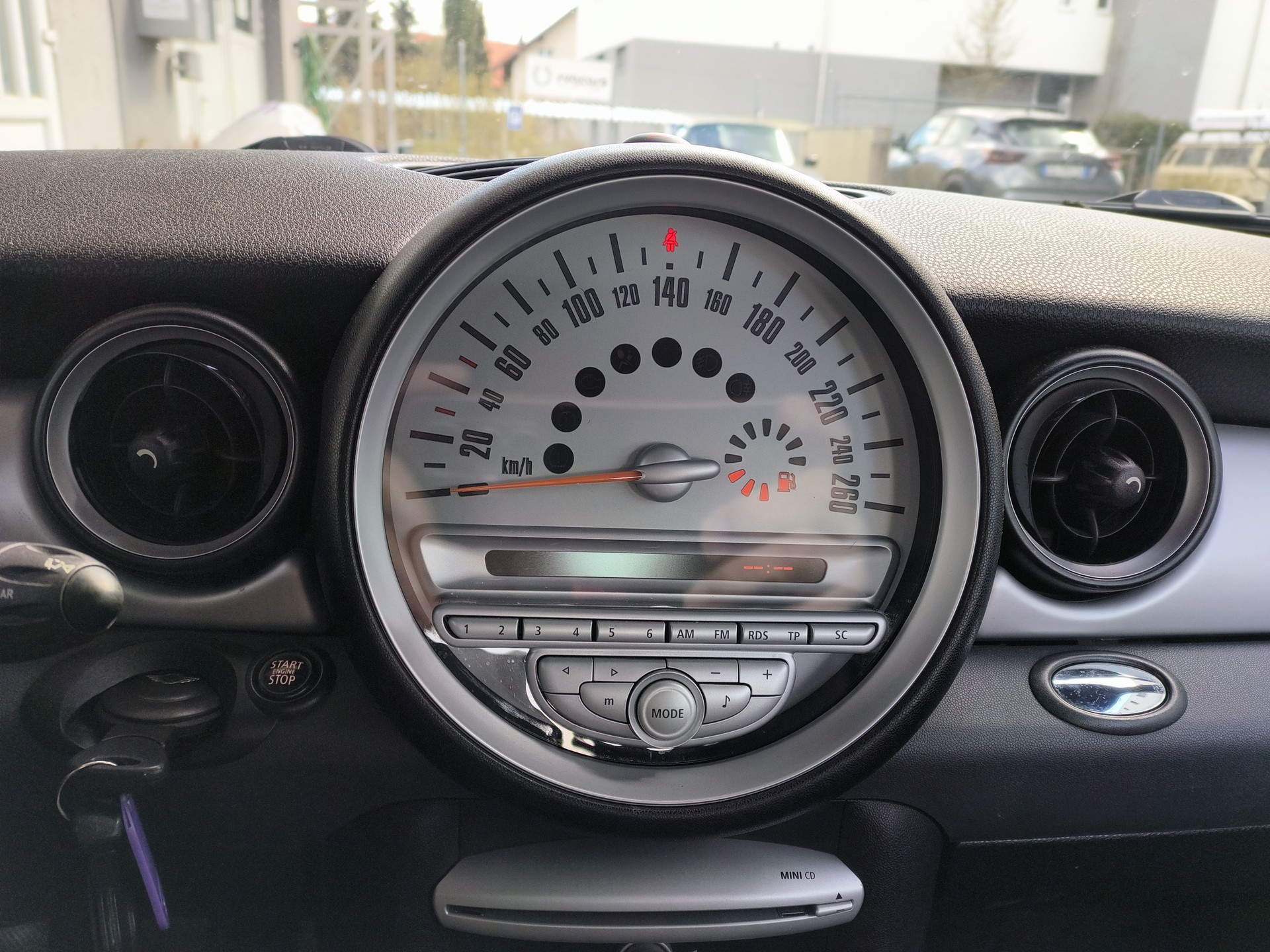 MINI One-image-8