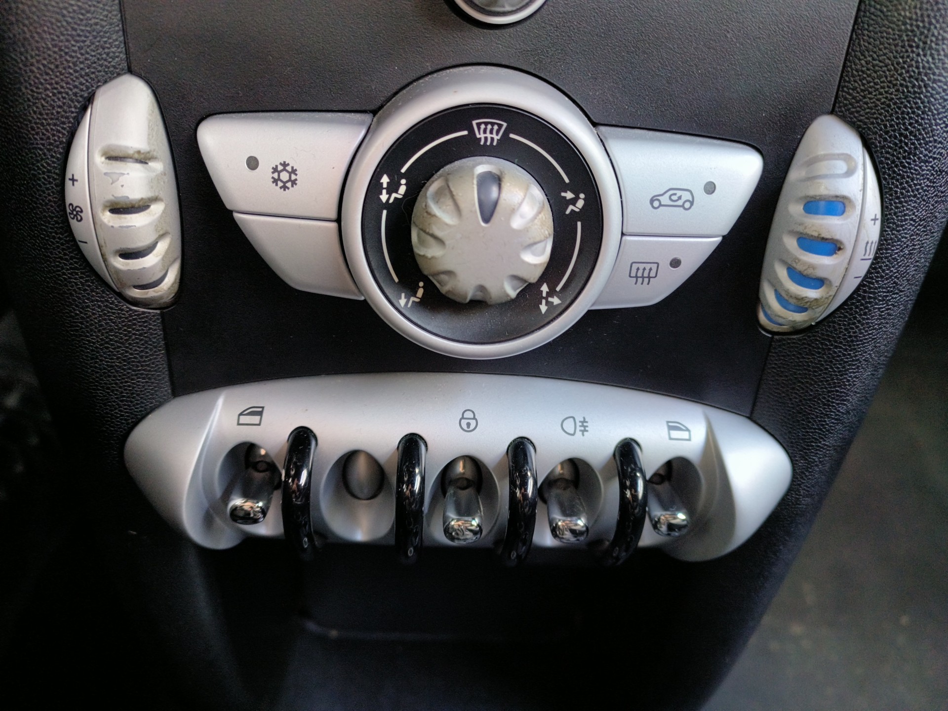 MINI One-image-10
