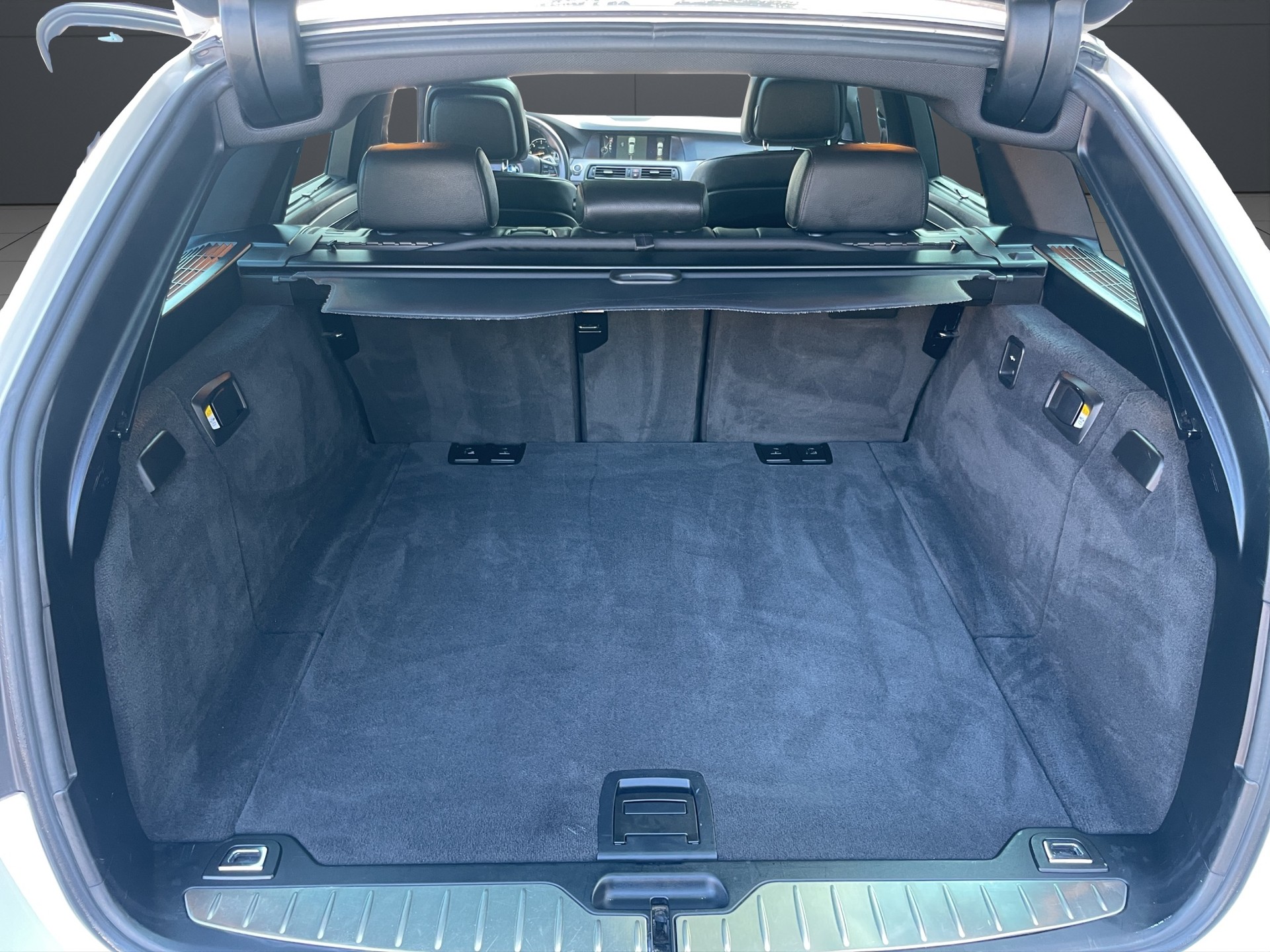 BMW 535d xDrive M Sport Touring Steptronic-image-12