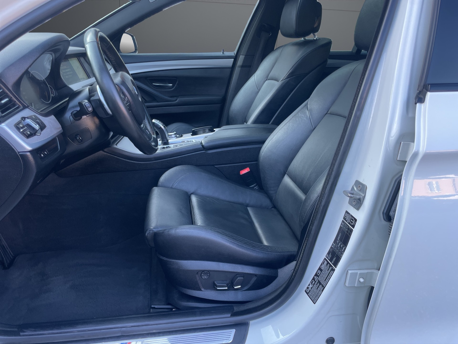BMW 535d xDrive M Sport Touring Steptronic-image-5