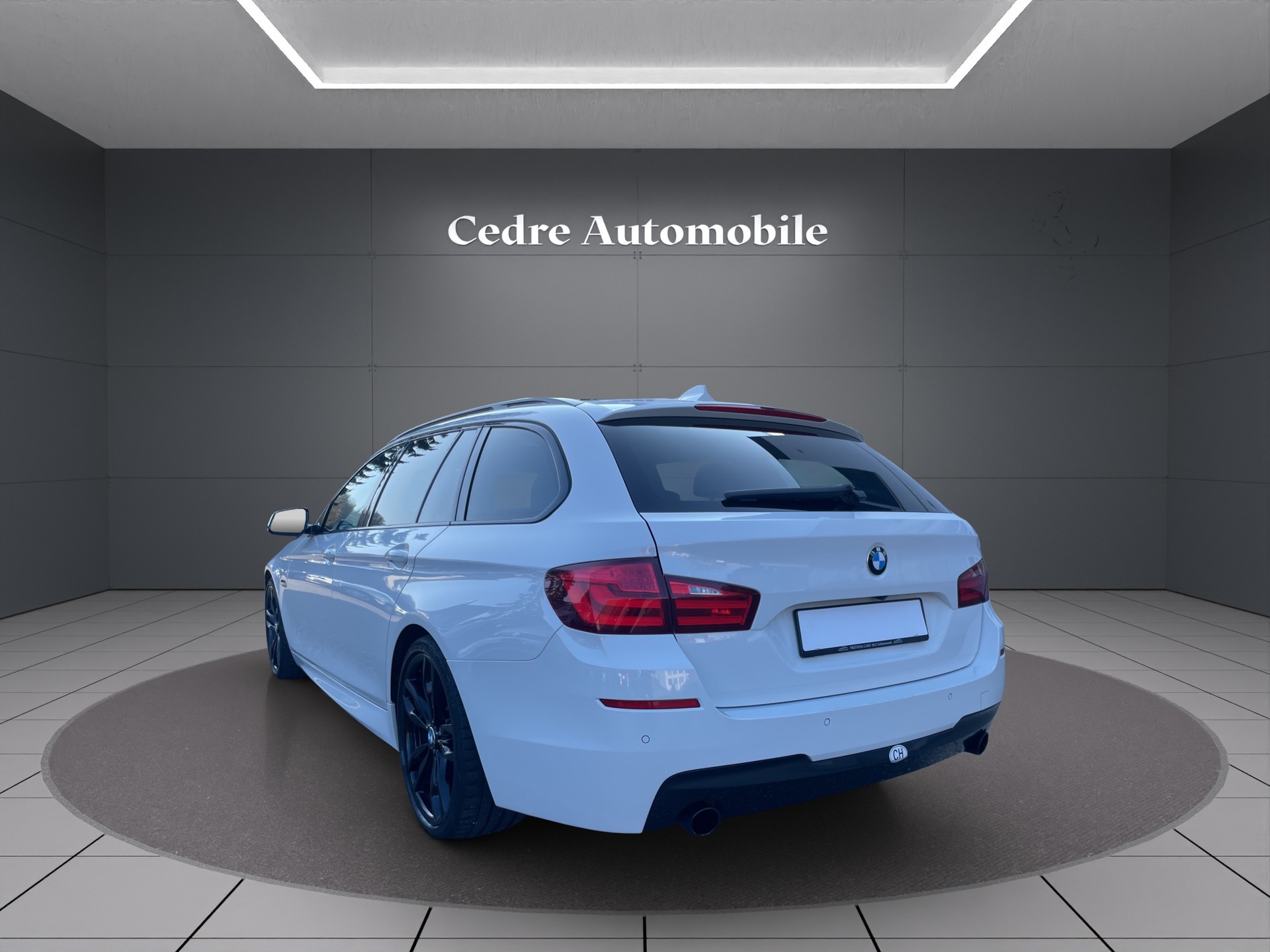 BMW 535d xDrive M Sport Touring Steptronic-showroom-element-3