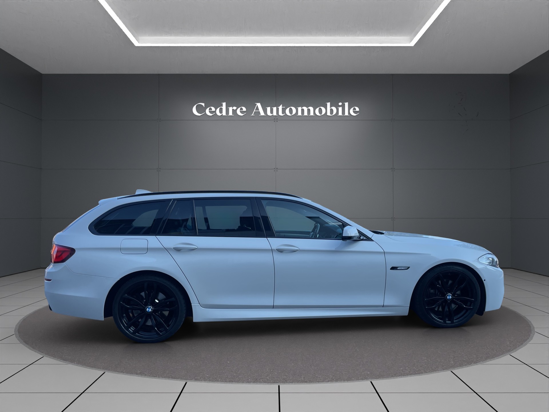 BMW 535d xDrive M Sport Touring Steptronic-image-4