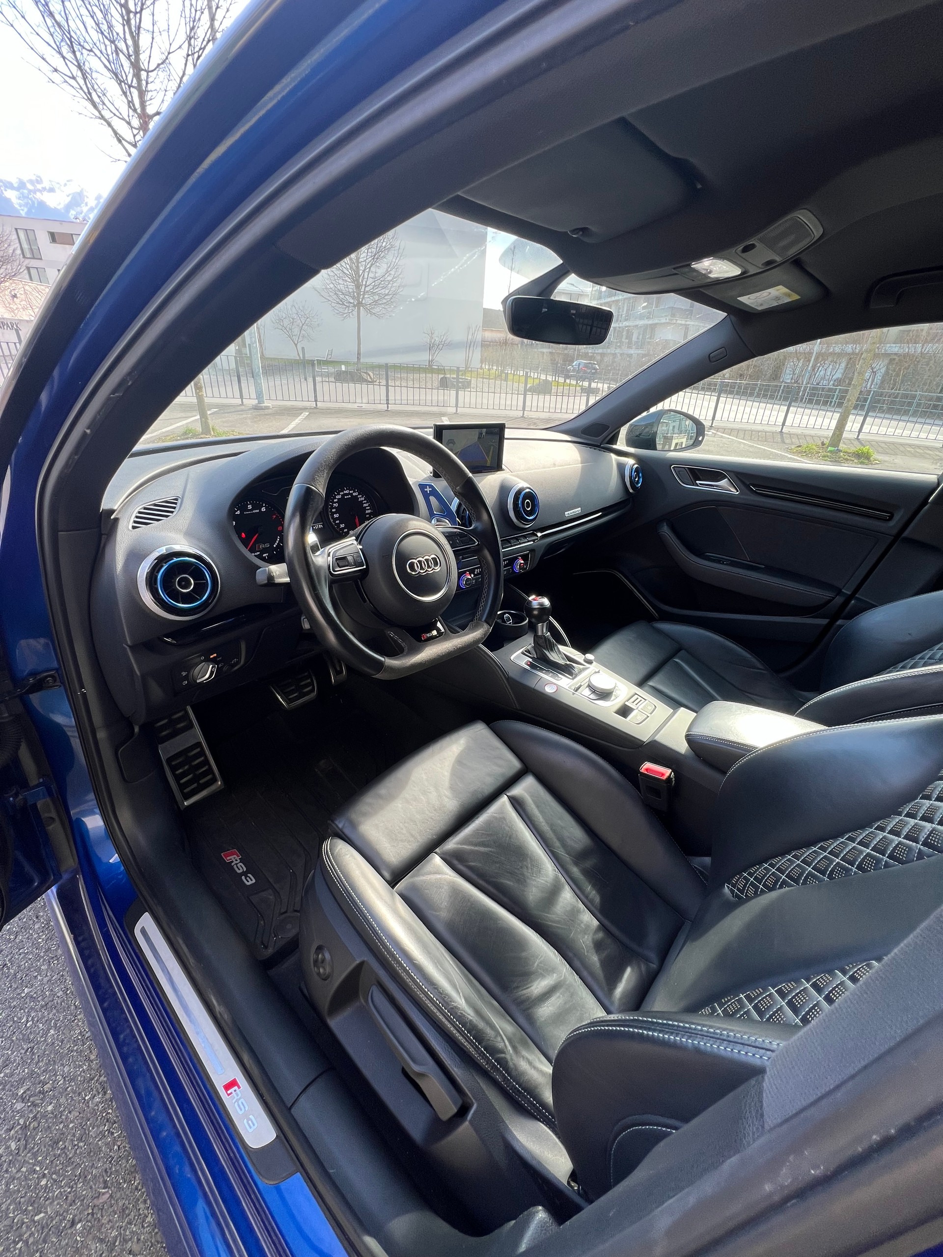 AUDI RS3 2.5 TSI quattro S-tronic-image-4