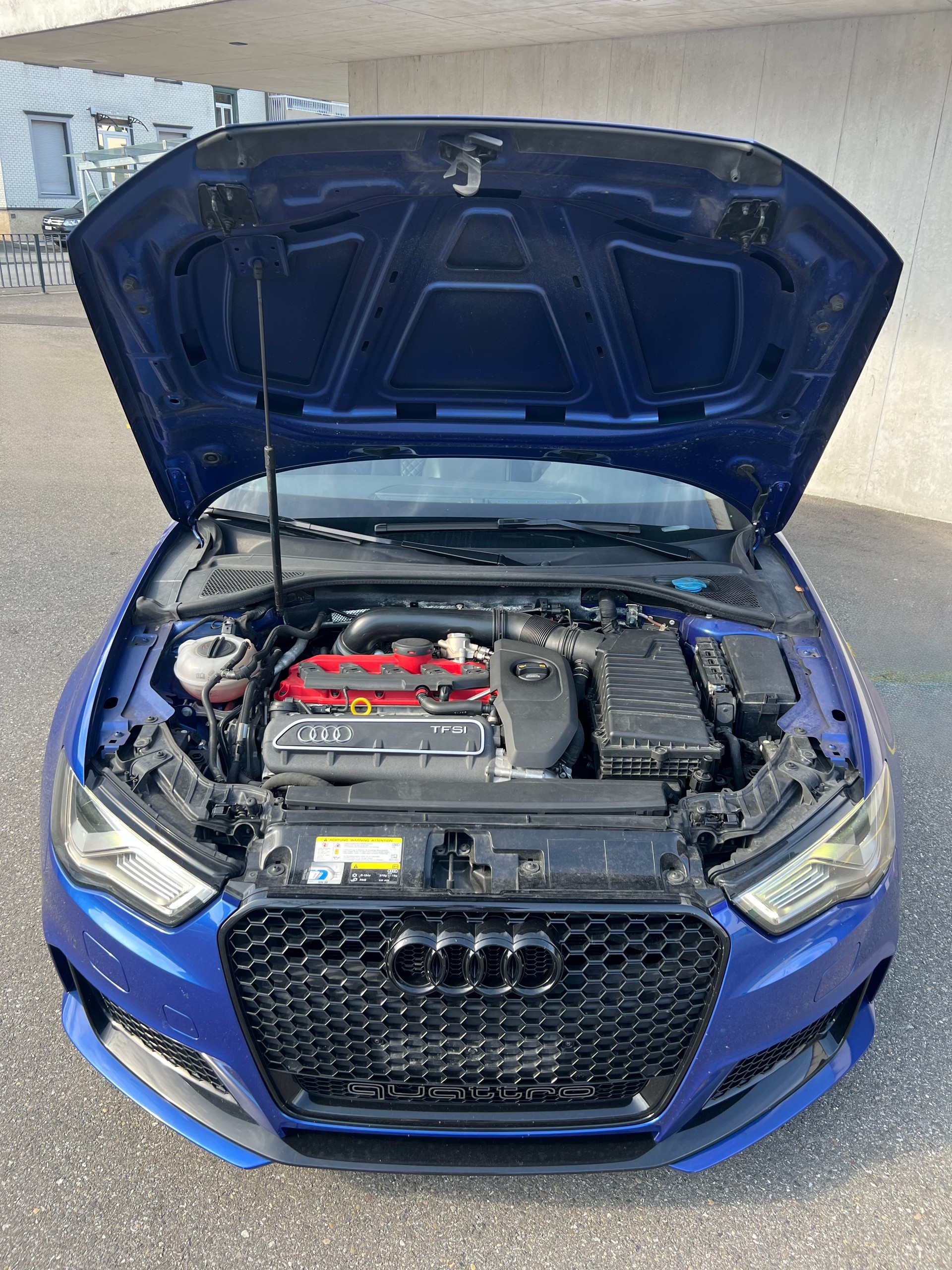 AUDI RS3 2.5 TSI quattro S-tronic-image-3
