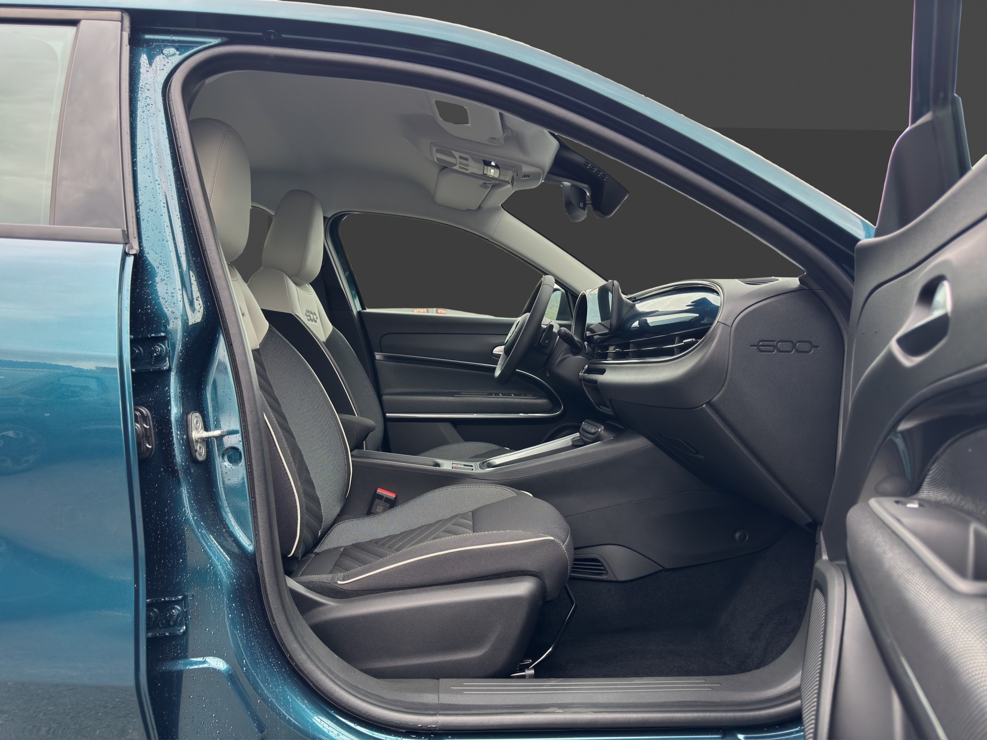 FIAT 600h MildHybrid Icon Swiss Edition-image-16