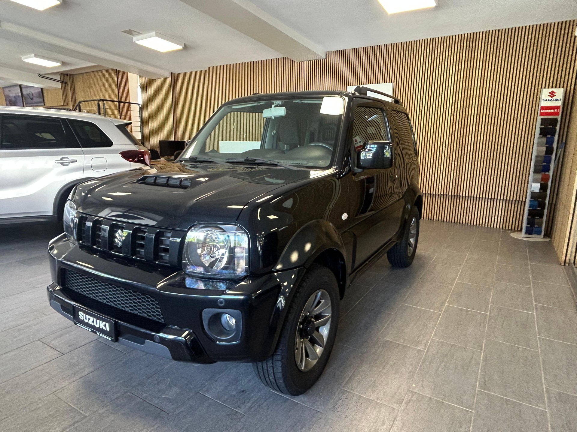 SUZUKI Jimny Wagon 1.3 4WD Sergio Cellano Top Automatique 4 Place/4Platz-showroom-element-3