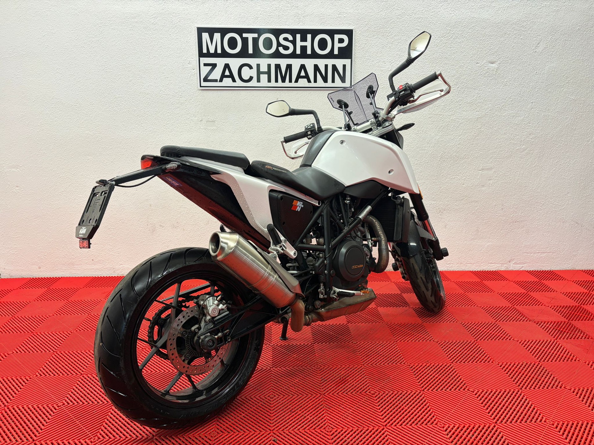 KTM 690 Duke ABS-image-5
