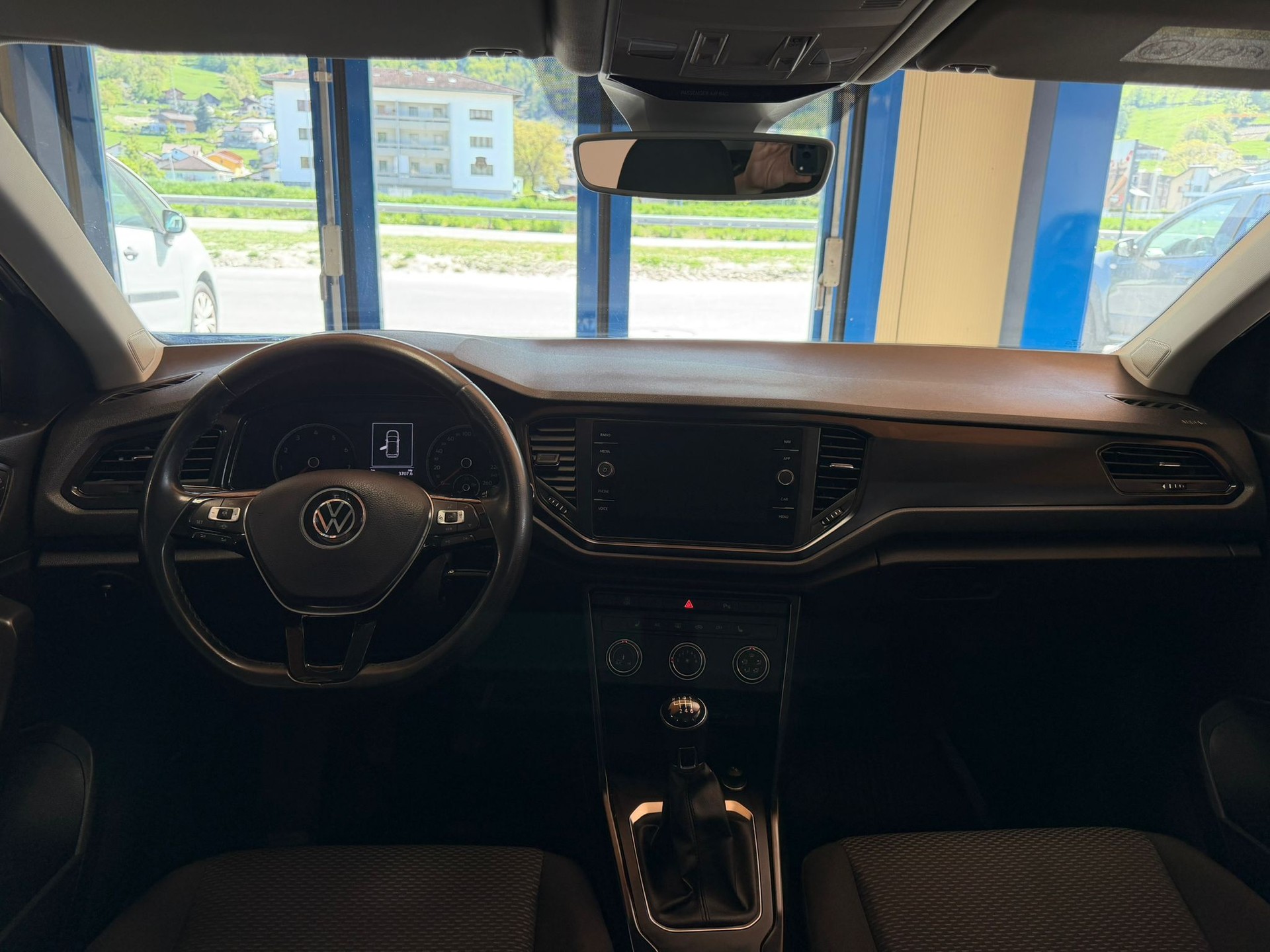 VW T-Roc 1.0 TSI Advance-image-17