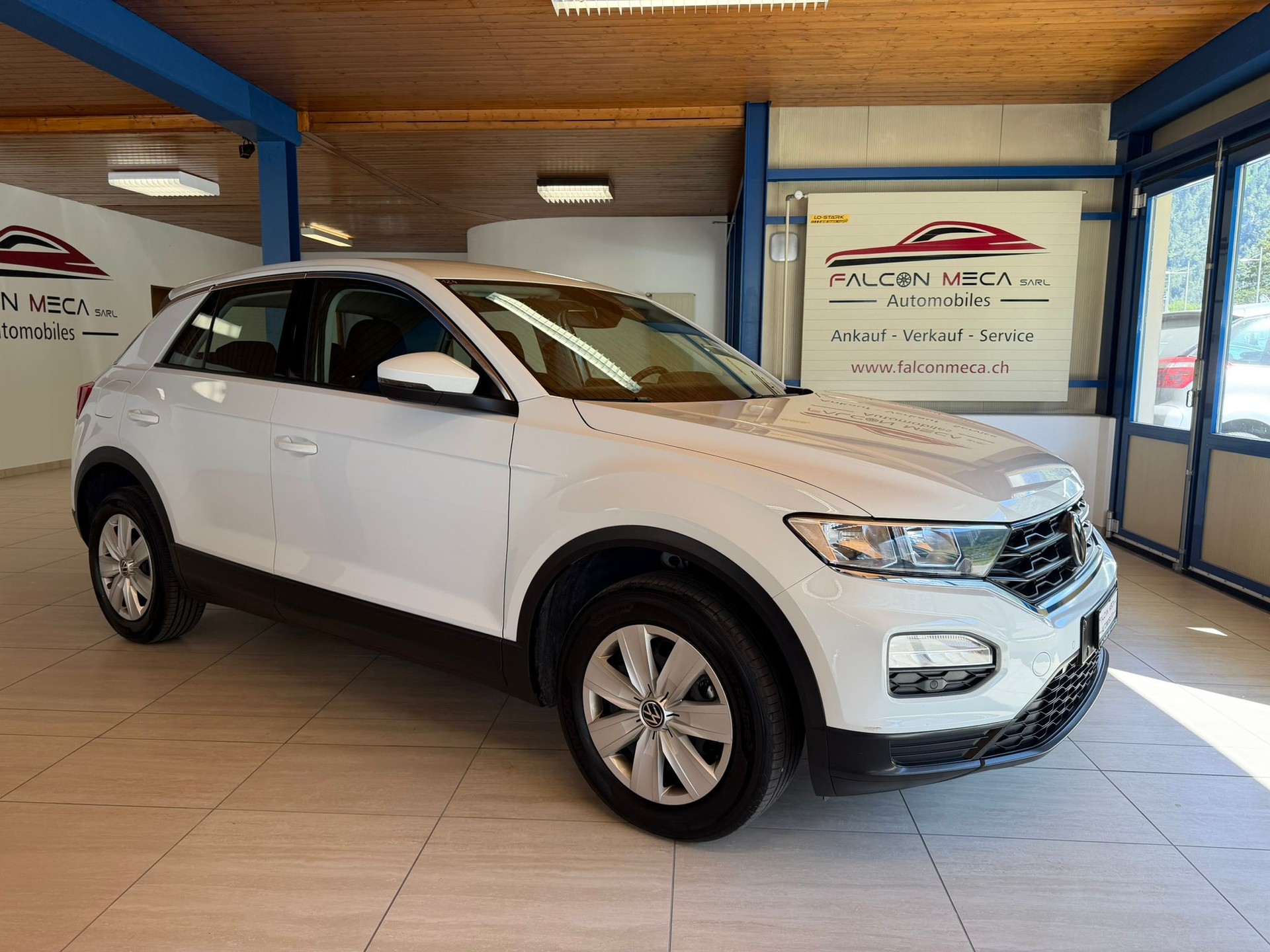 VW T-Roc 1.0 TSI Advance-image-1
