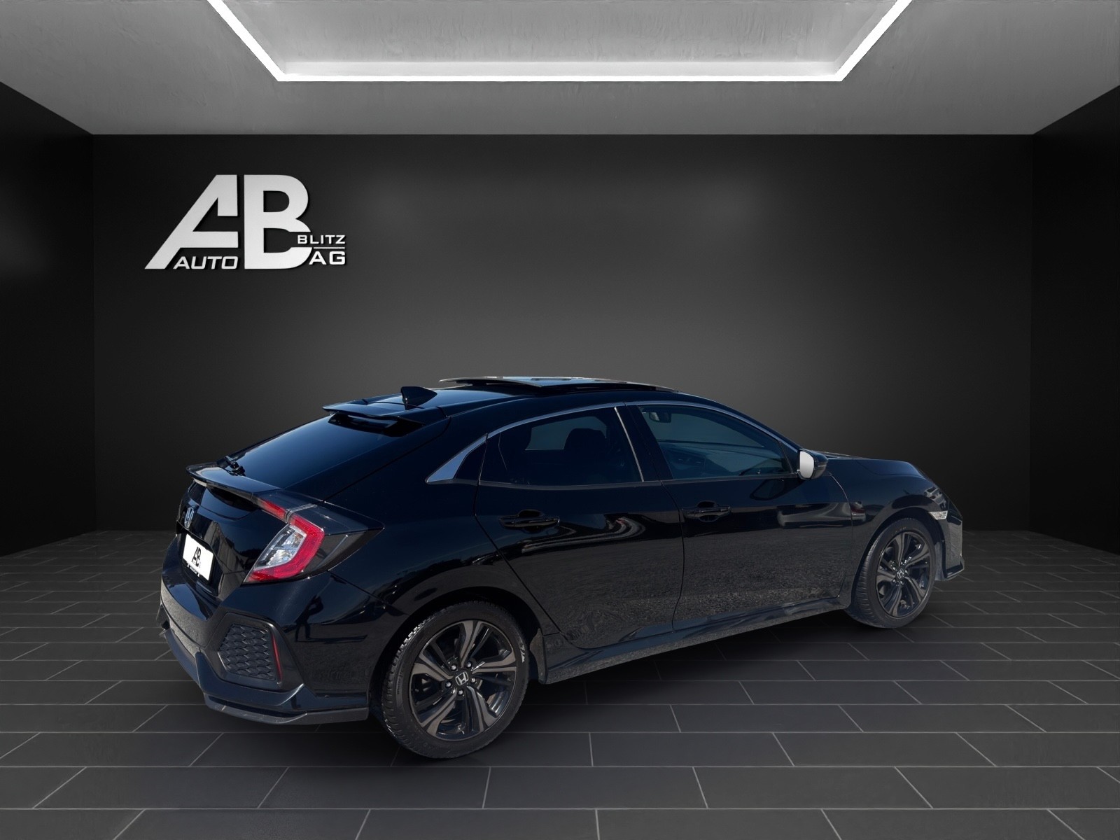 HONDA Civic 1.0 VTEC Executive CVT-image-4