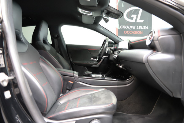 MERCEDES-BENZ CLA SB 220d AMG Line 4M-image-8