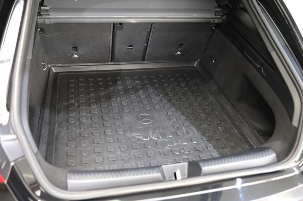 MERCEDES-BENZ CLA SB 220d AMG Line 4M-image-11