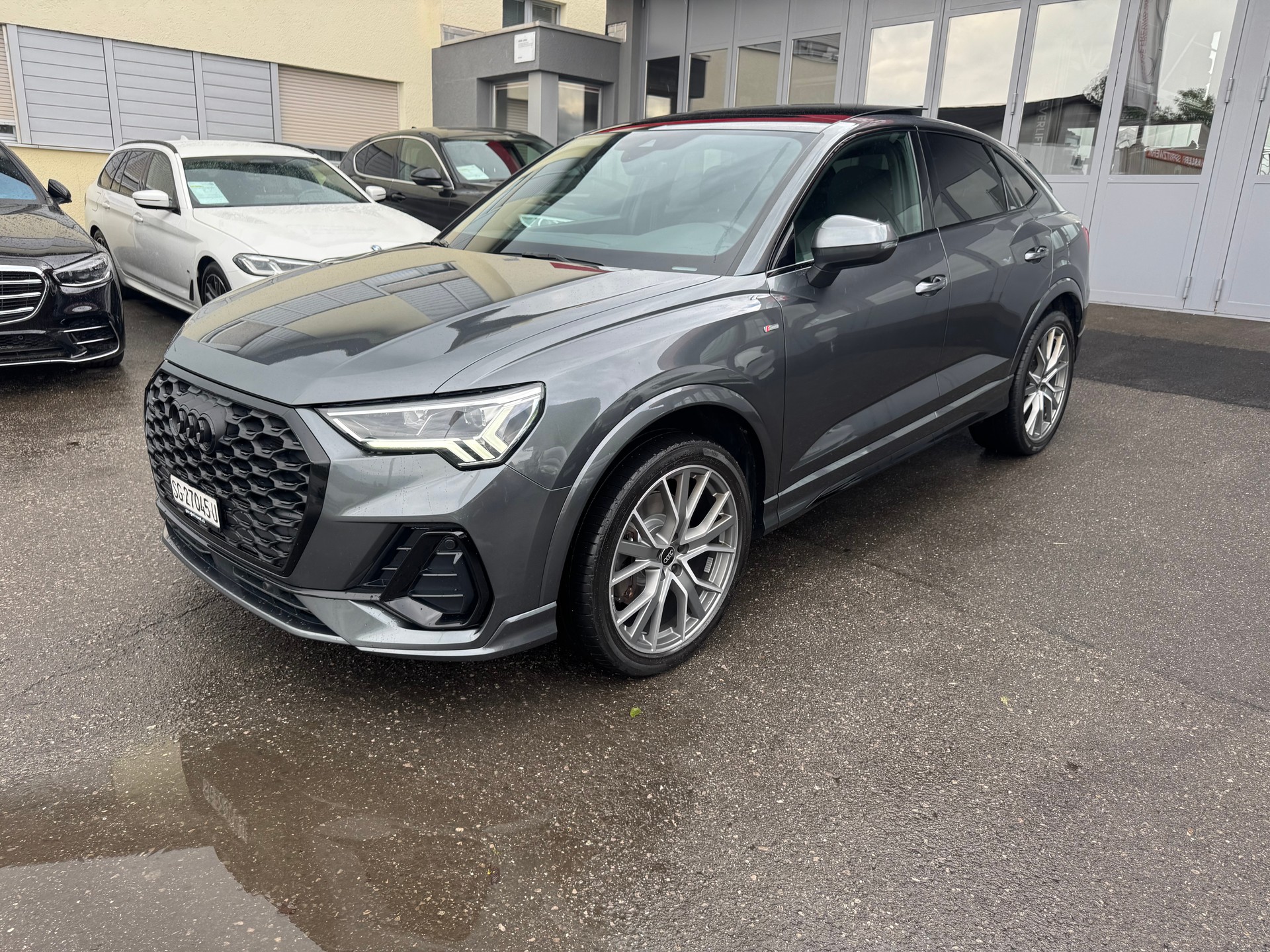 AUDI Q3 Sportback 40 TDI S line quattro S-tronic-image-5