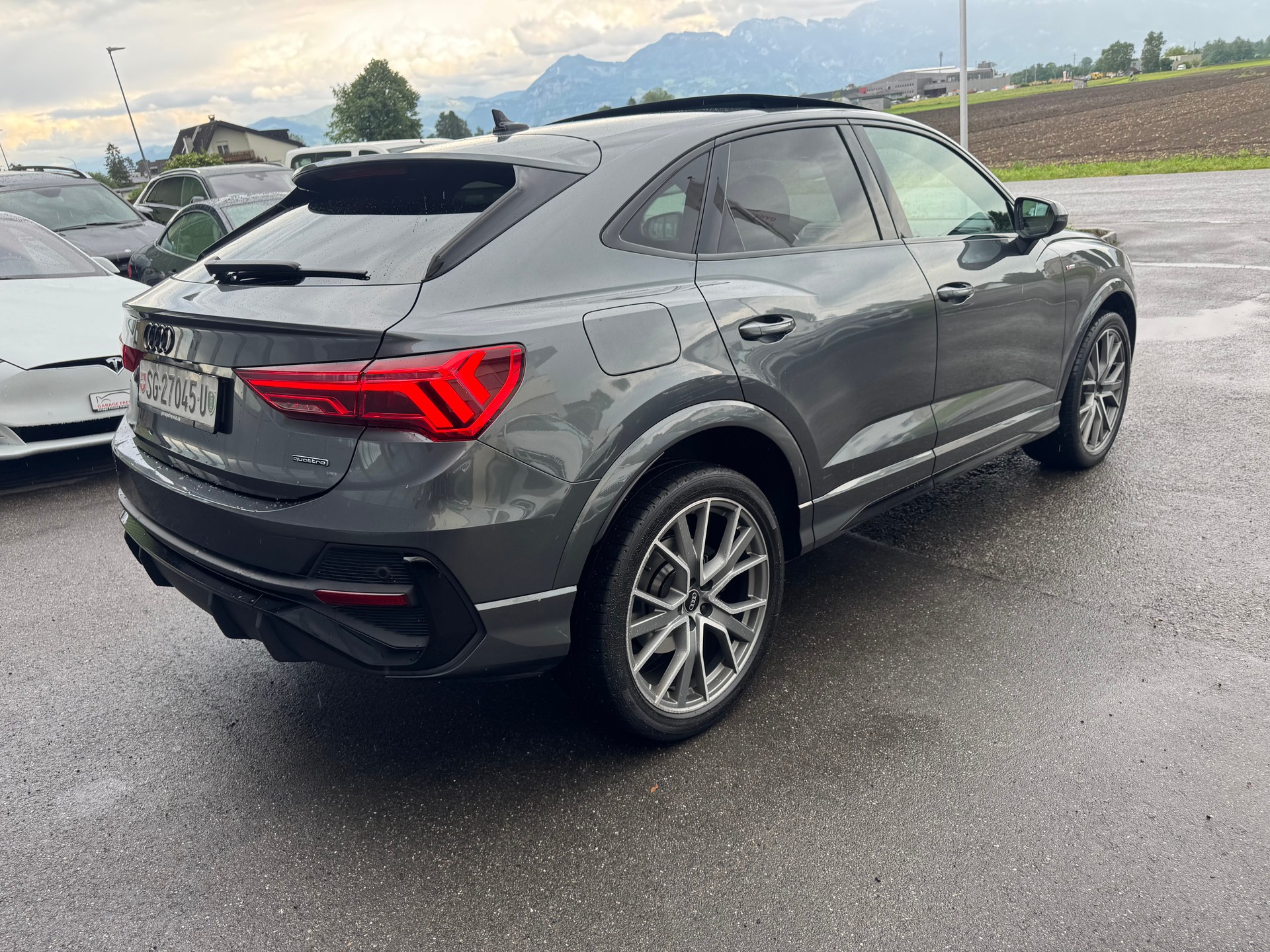 AUDI Q3 Sportback 40 TDI S line quattro S-tronic-image-9