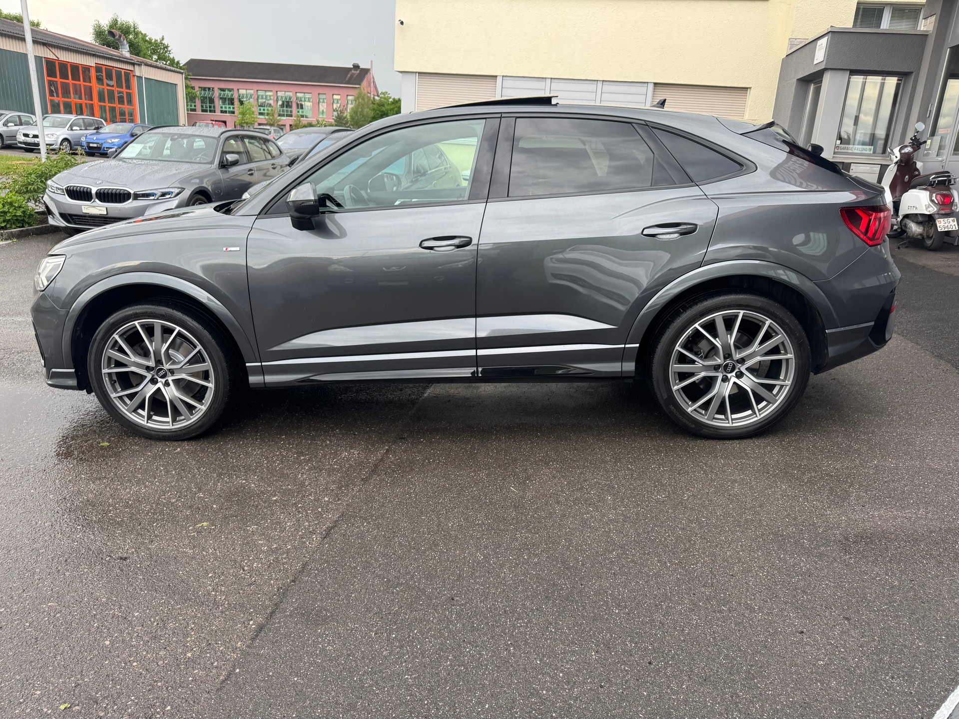AUDI Q3 Sportback 40 TDI S line quattro S-tronic-image-6