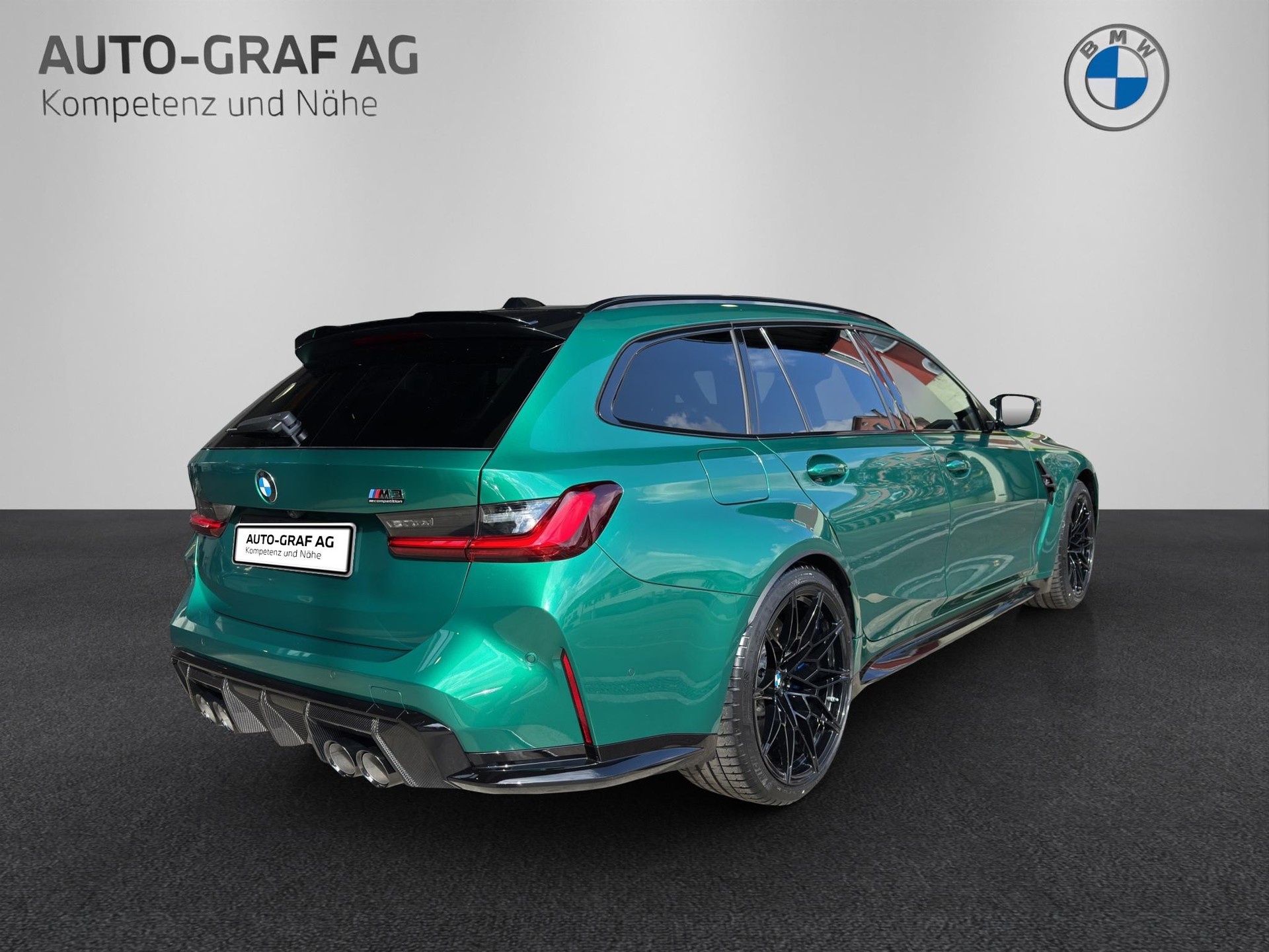 BMW M3 Competition xDrive Touring-image-4