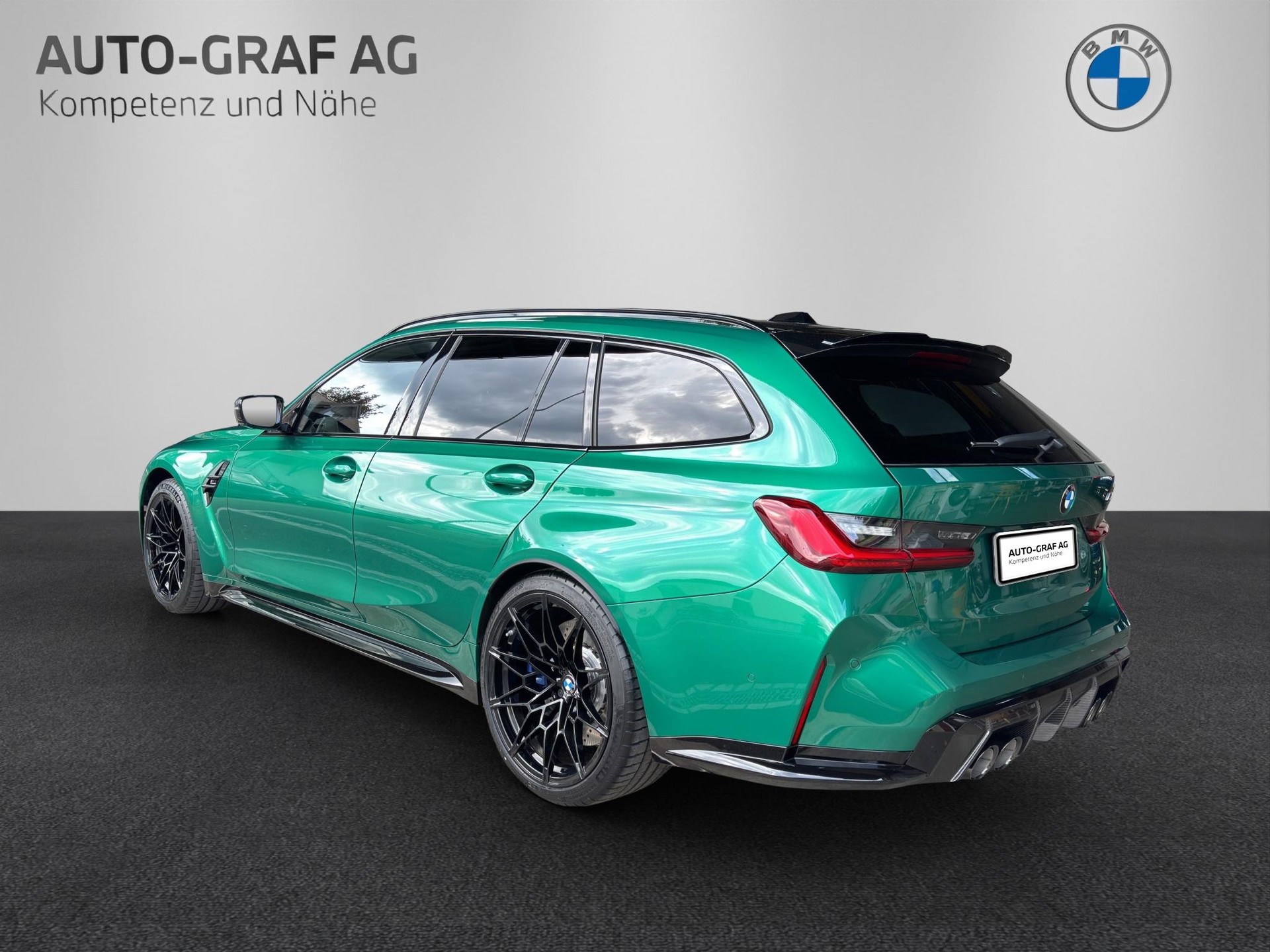 BMW M3 Competition xDrive Touring-image-2