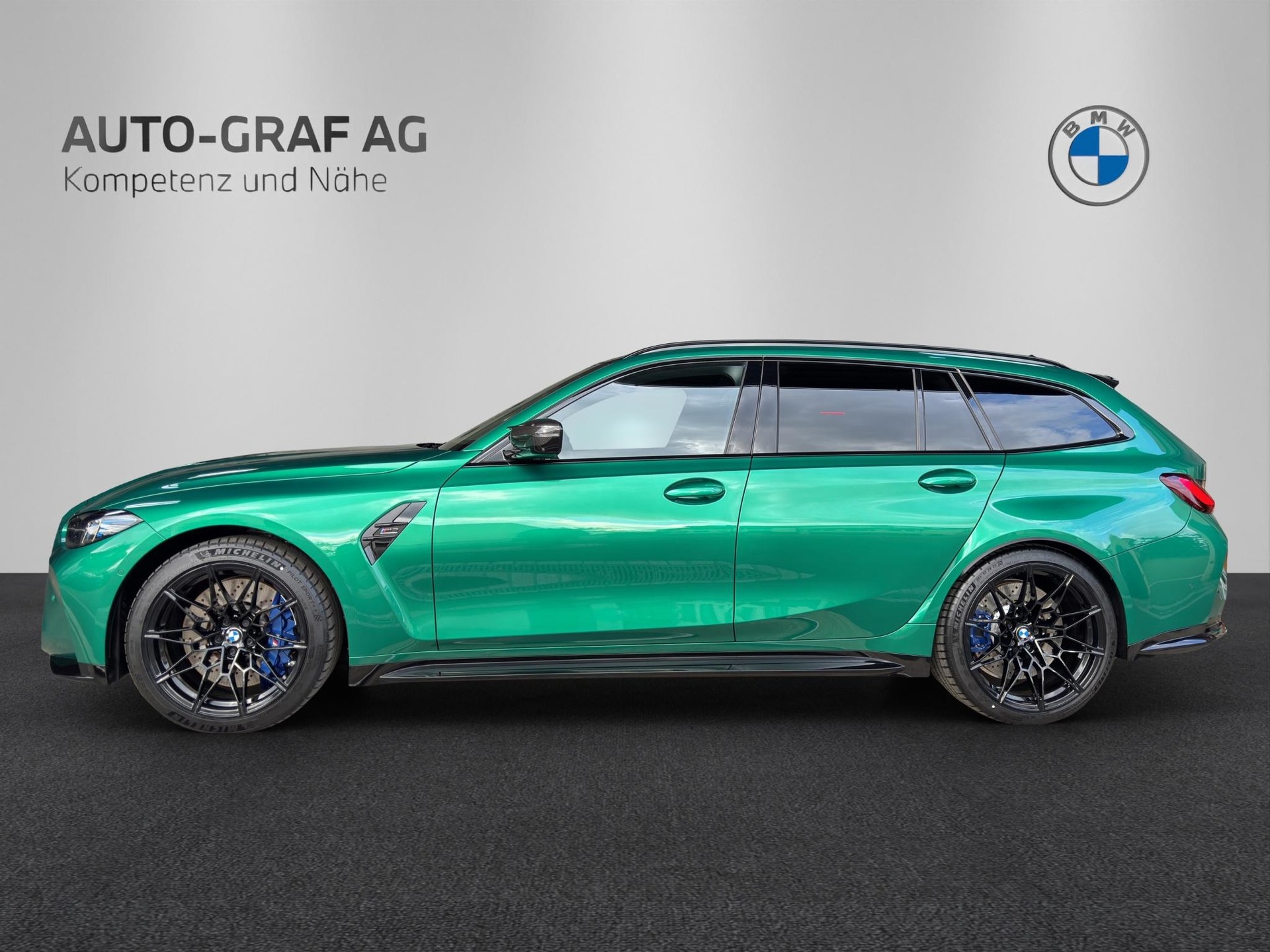 BMW M3 Competition xDrive Touring-image-1