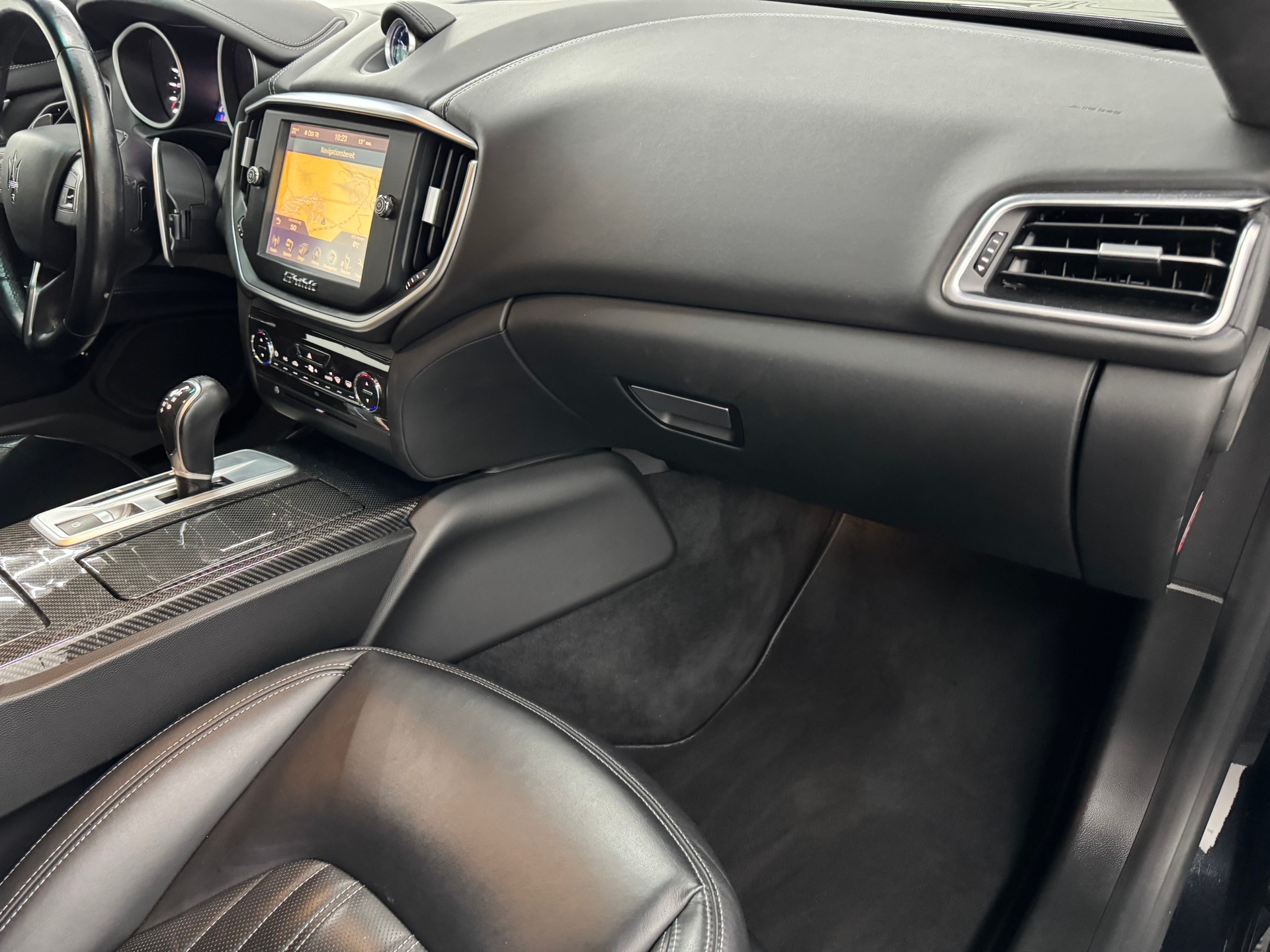 MASERATI Ghibli S Q4 3.0 V6 Automatica *Black Style*-image-12