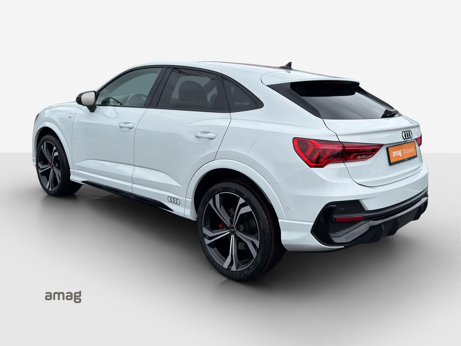 AUDI Q3 Sportback 45 TFSI S line quattro S-tronic-image-2